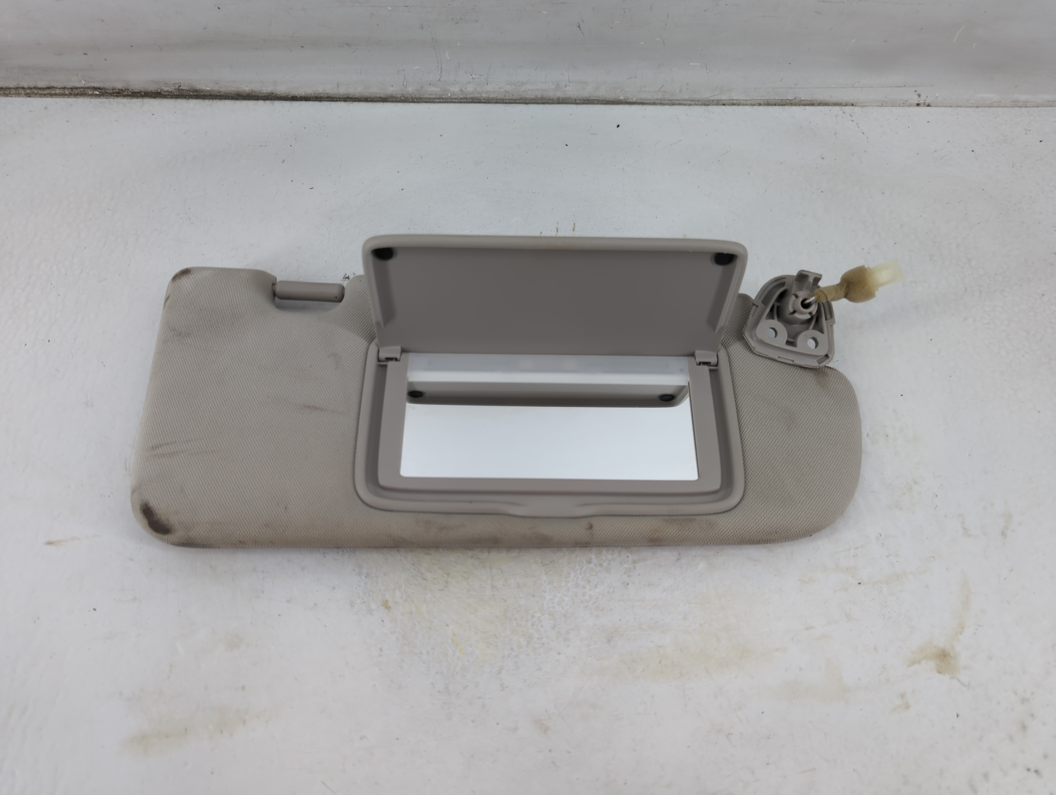2014-2020 Infiniti Q50 Passenger Sun Visor Mirror Right Sunvisor Grey 1057070 - Oemusedautoparts1.com