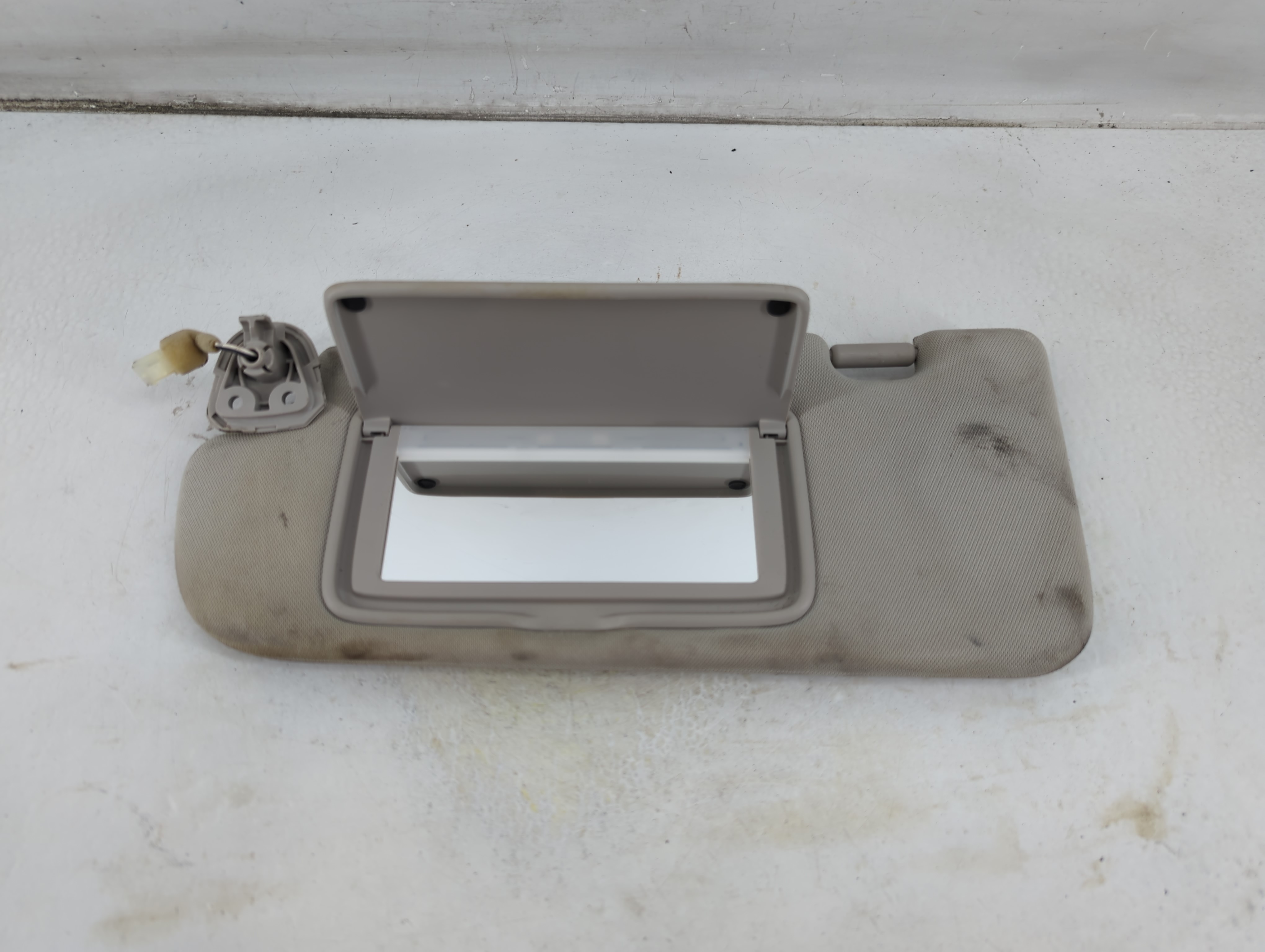 2014-2020 Infiniti Q50 Driver Sun Visor Mirror Left Sunvisor Grey 1057077 - Oemusedautoparts1.com