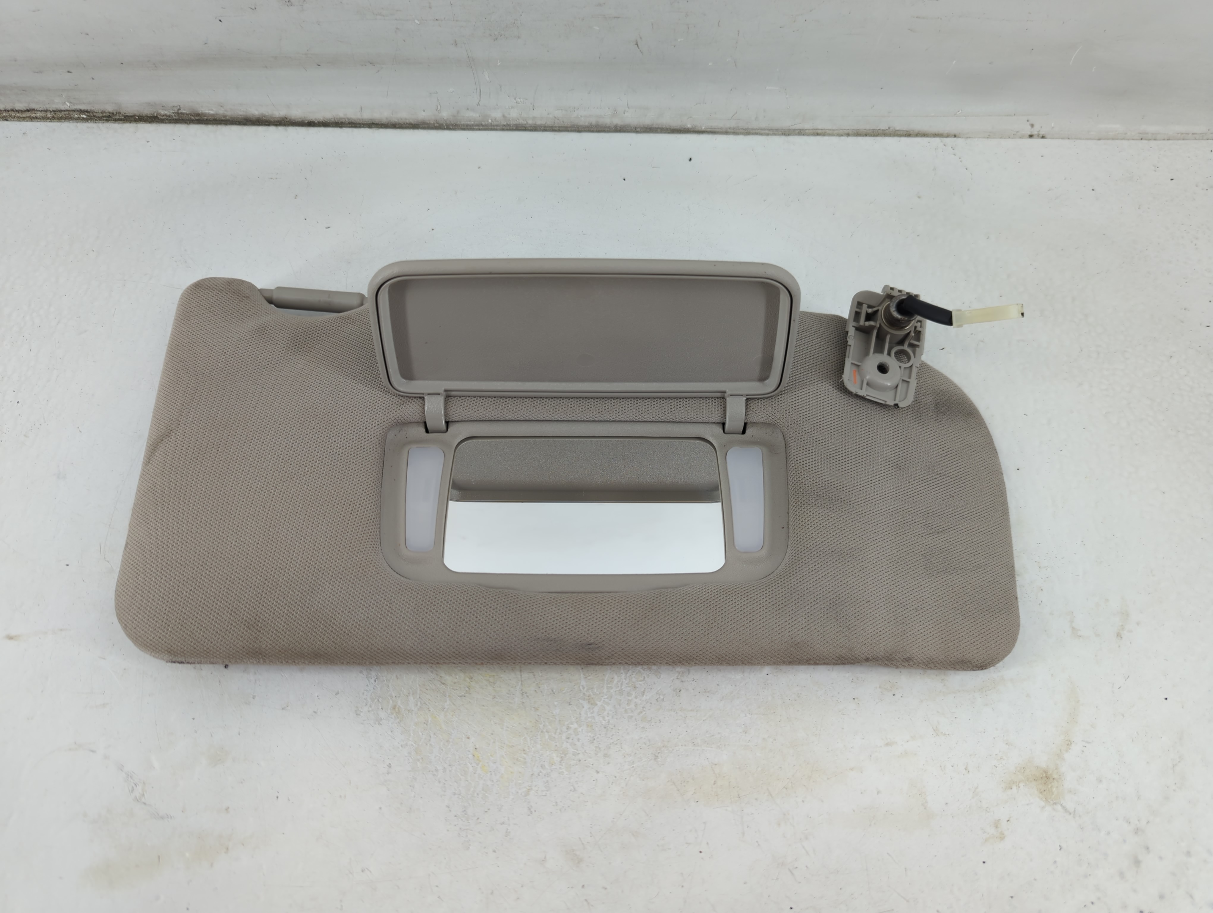 2010-2012 Nissan Altima Passenger Sun Visor Mirror Right Sunvisor Grey 1057083 - Oemusedautoparts1.com