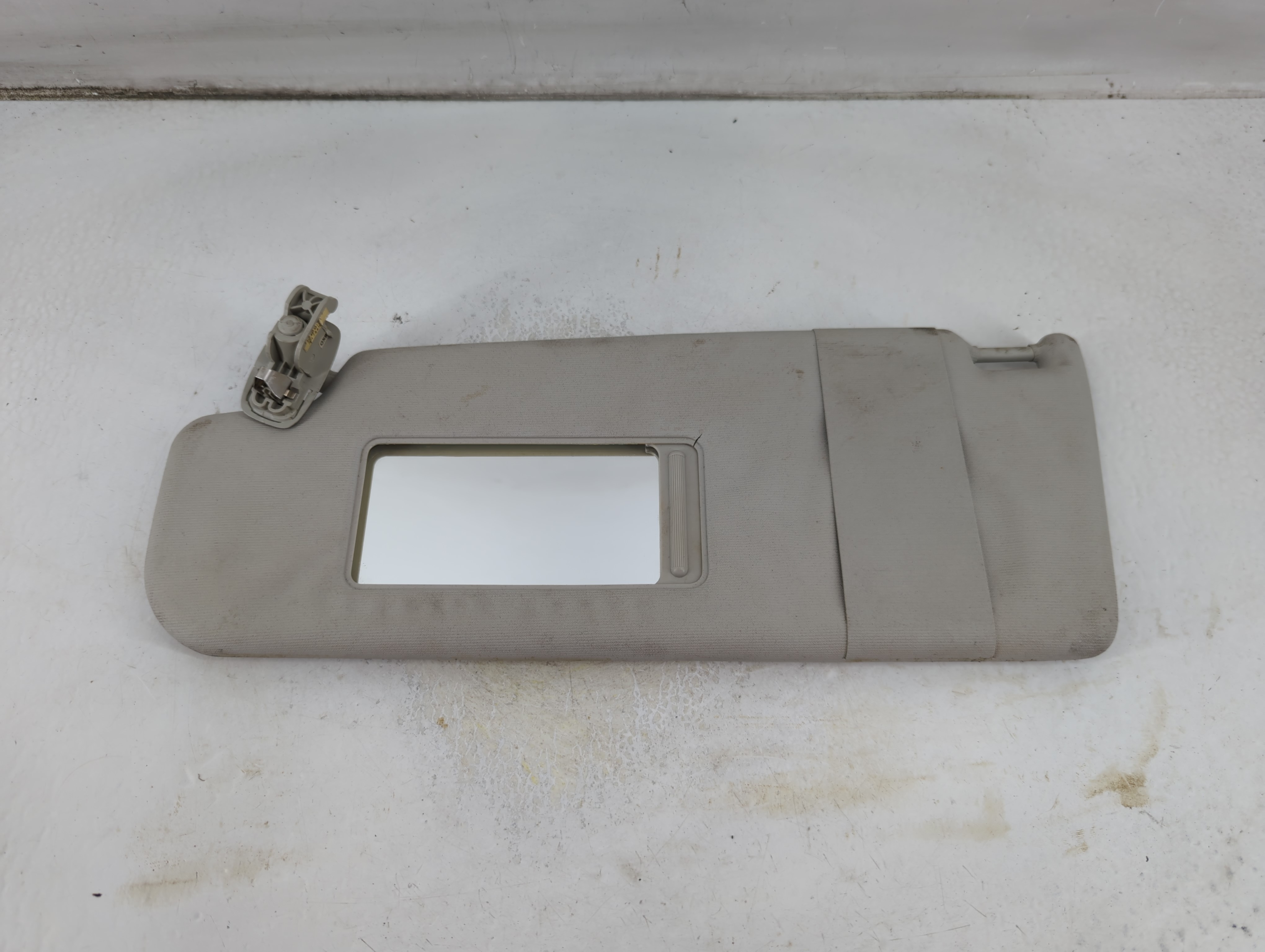 2011-2018 Volkswagen Jetta Passenger Sun Visor Mirror Right Sunvisor 1057103 - Oemusedautoparts1.com