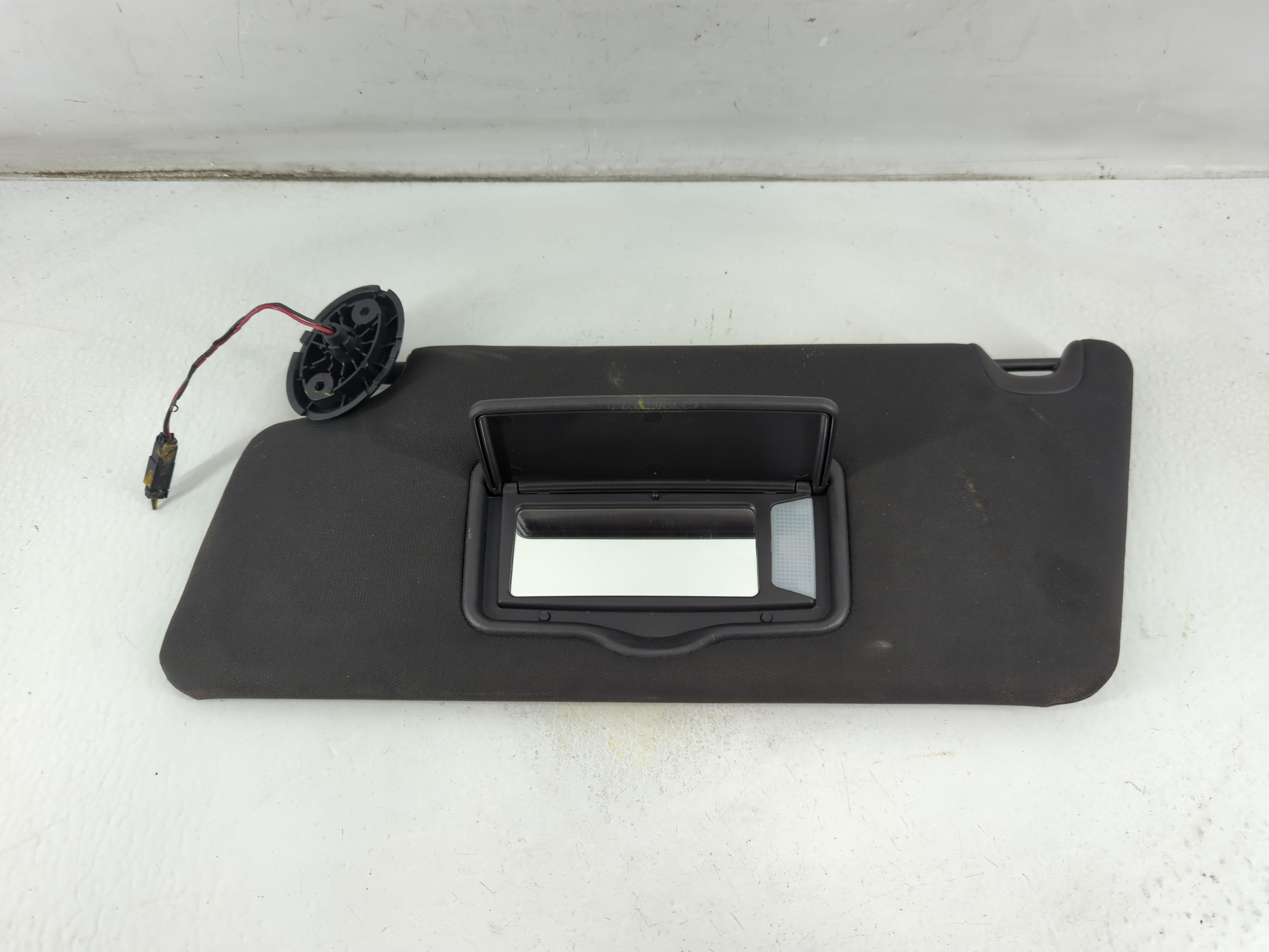 2011-2015 Ford Explorer Driver Sun Visor Mirror Left Sunvisor Black 1057112 - Oemusedautoparts1.com