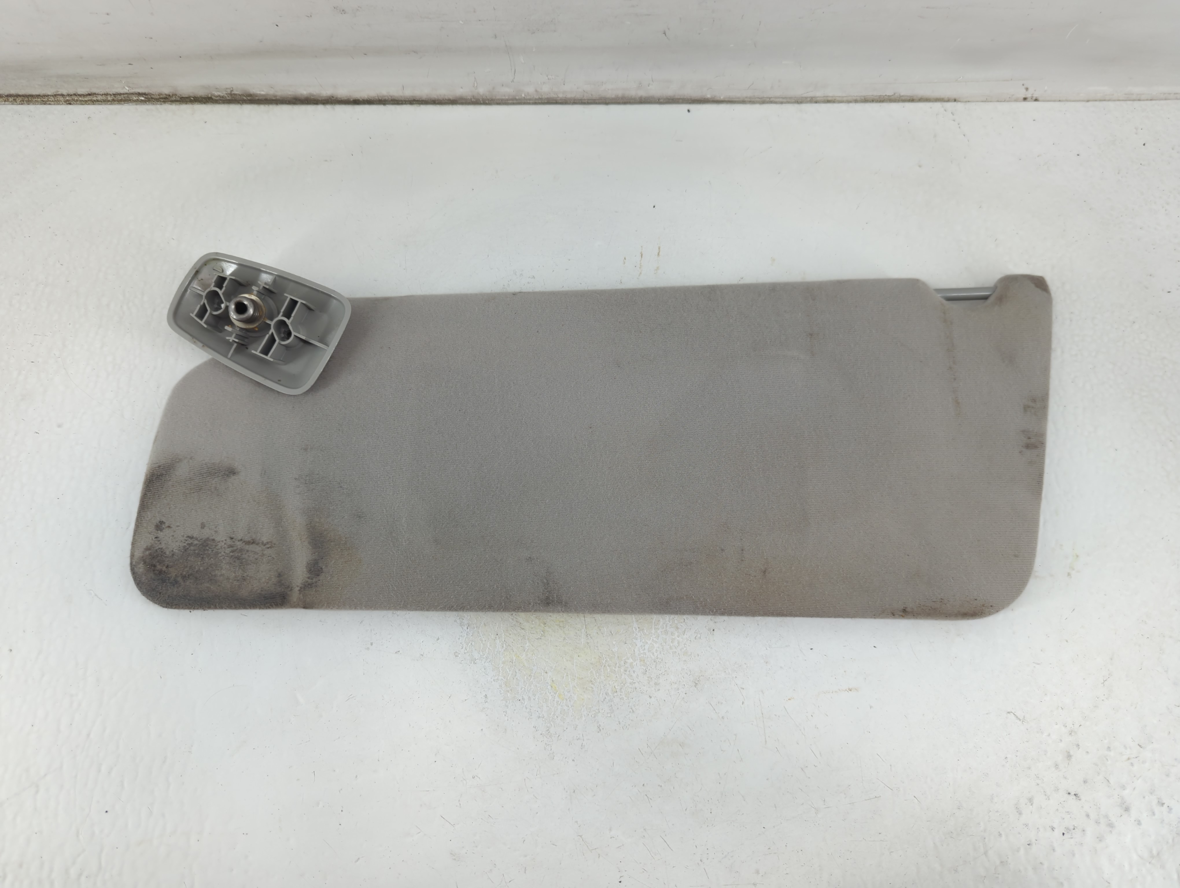 2004-2008 Ford F-150 Driver Sun Visor Mirror Left Sunvisor Grey 1057114 - Oemusedautoparts1.com