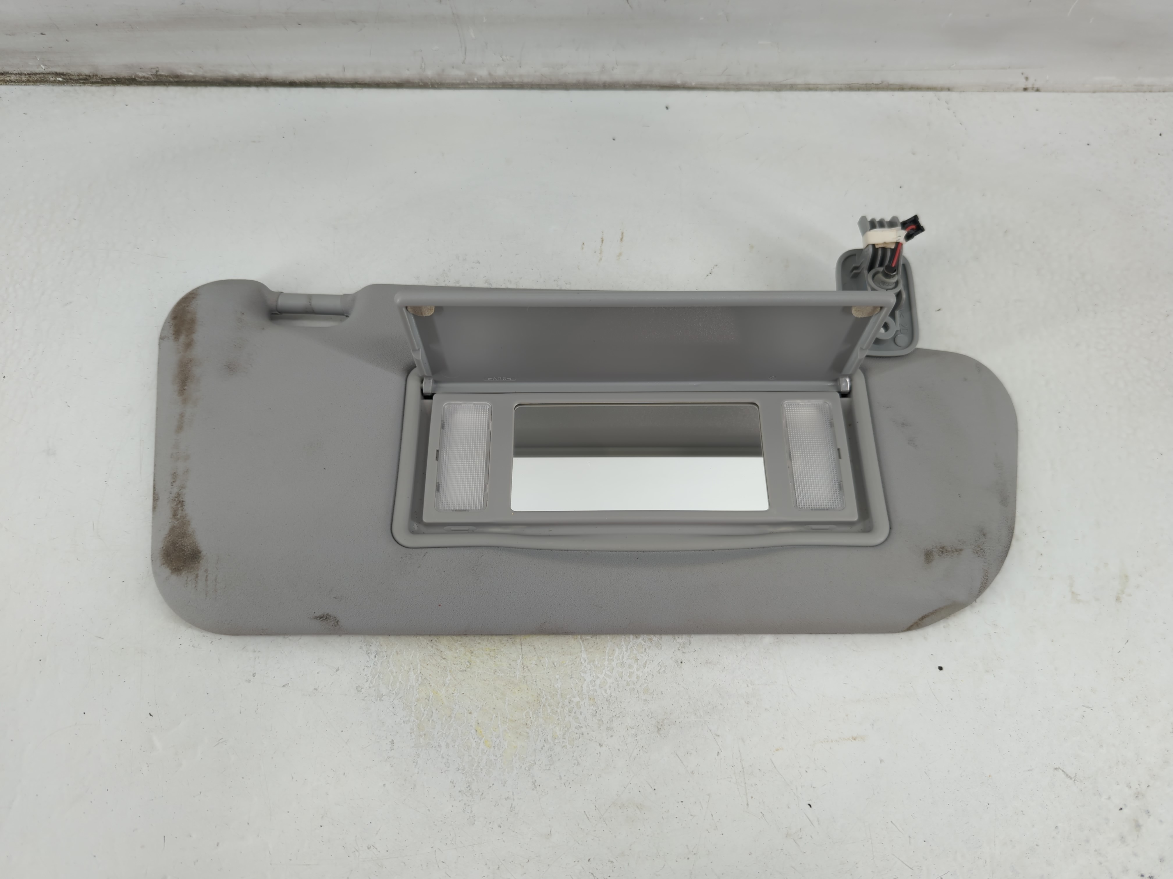 2007-2009 Mazda 3 Passenger Sun Visor Mirror Right Sunvisor Grey 1057126 - Oemusedautoparts1.com