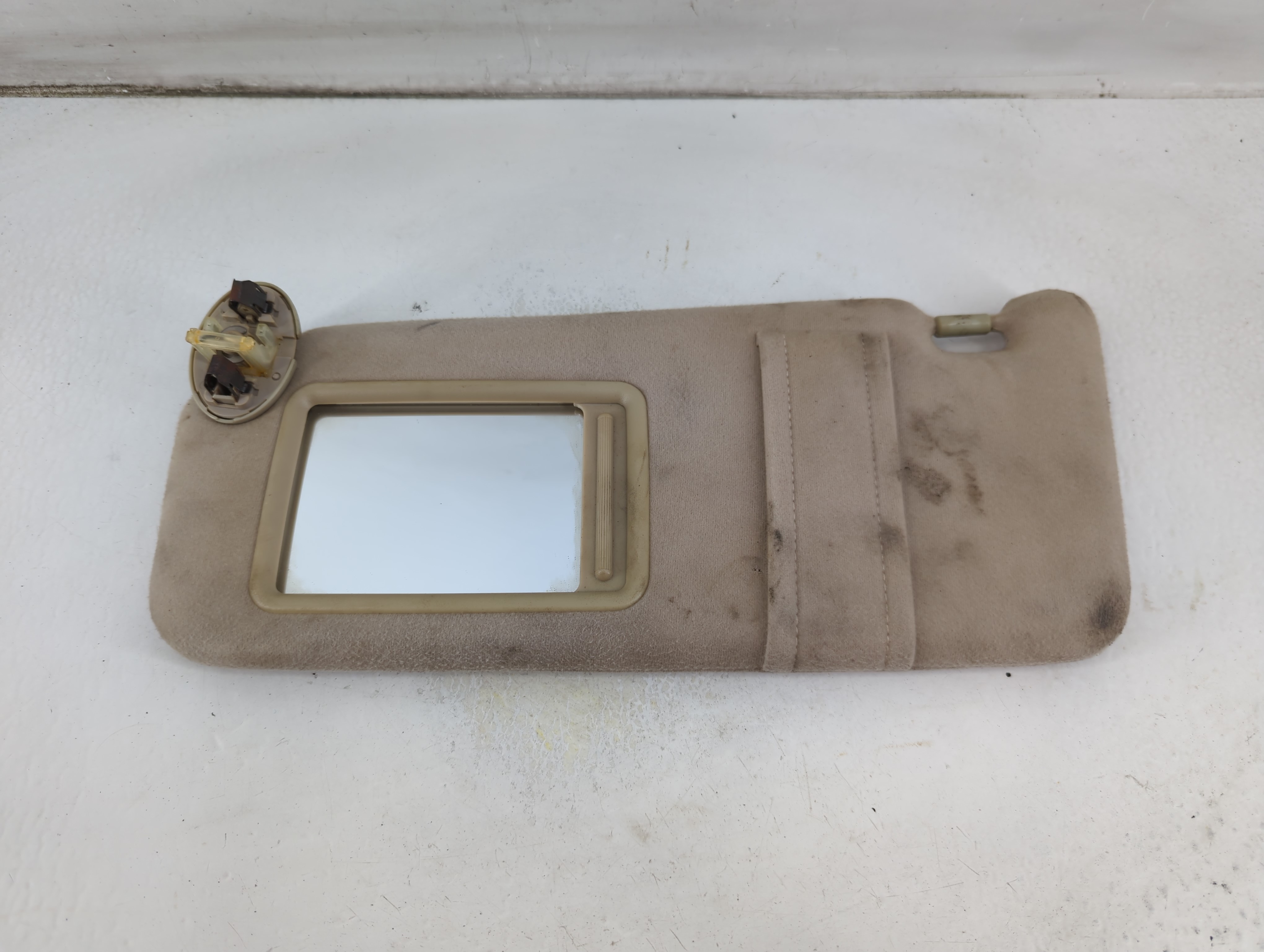 2007-2011 Toyota Camry Driver Sun Visor Mirror Left Sunvisor Beige 1057127 - Oemusedautoparts1.com