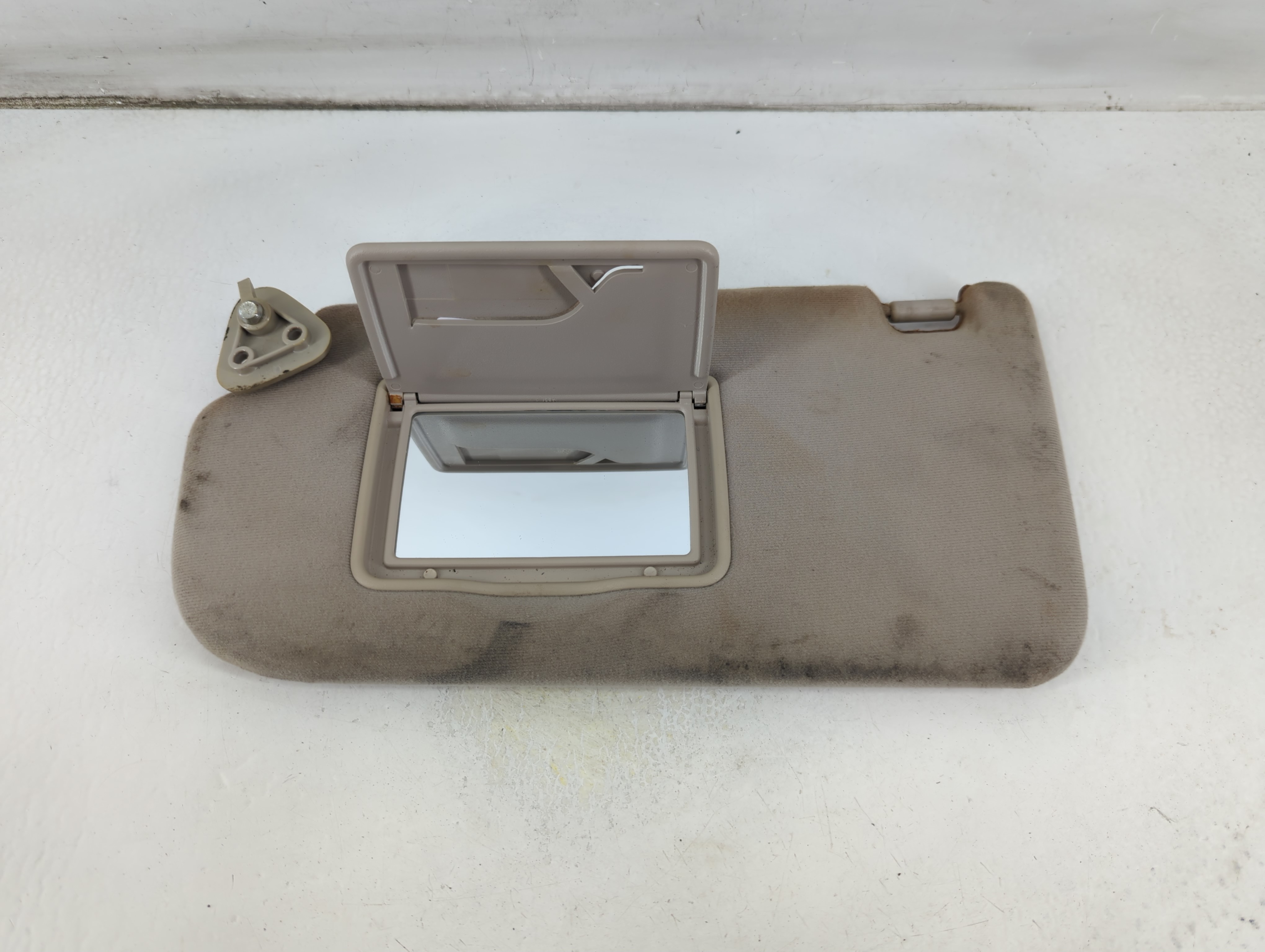 2005-2009 Hyundai Tucson Driver Sun Visor Mirror Left Sunvisor Beige 1057130 - Oemusedautoparts1.com