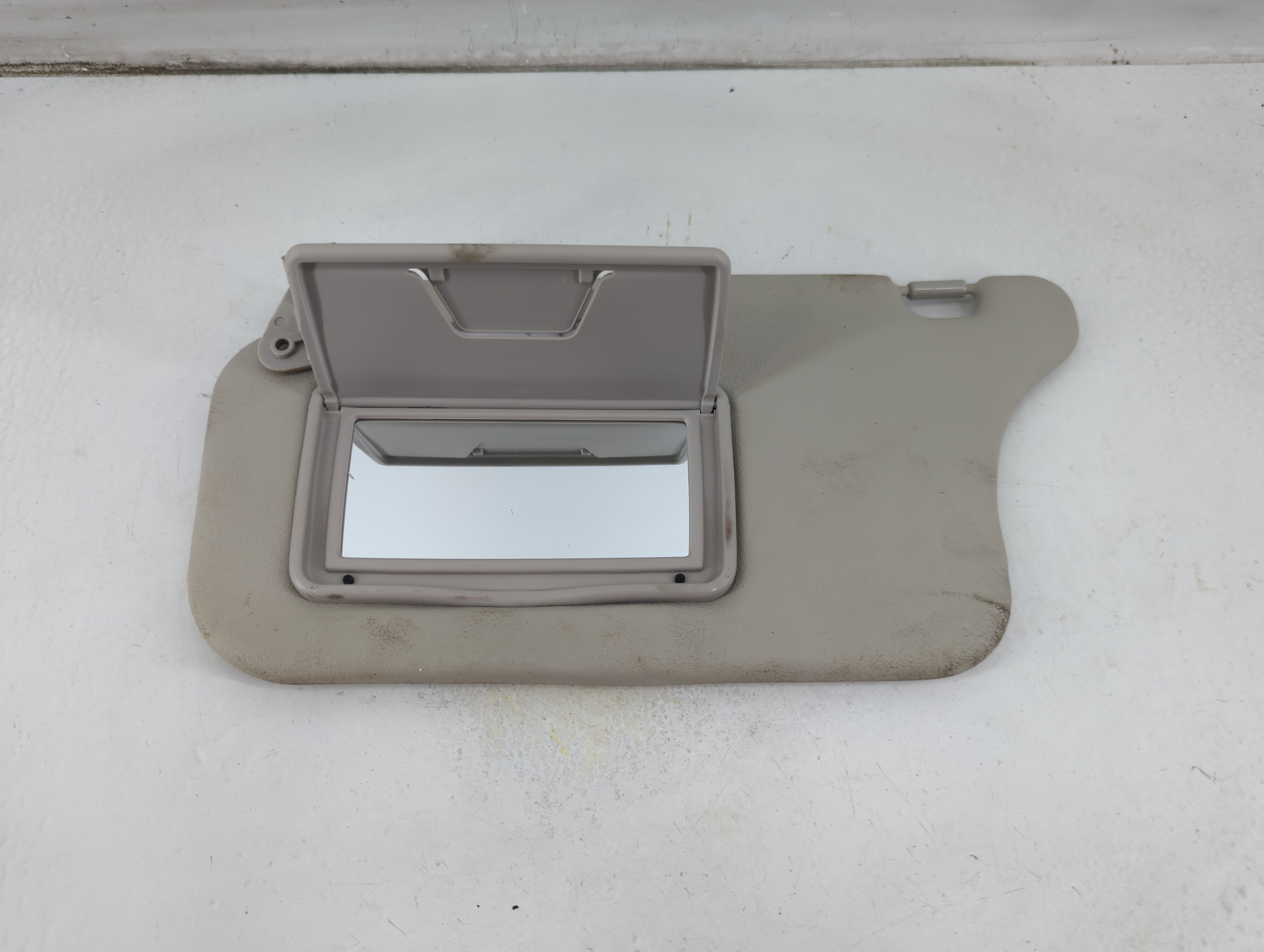 2021 Mitsubishi Mirage G4 Driver Sun Visor Mirror Left Sunvisor Grey 1057137 - Oemusedautoparts1.com