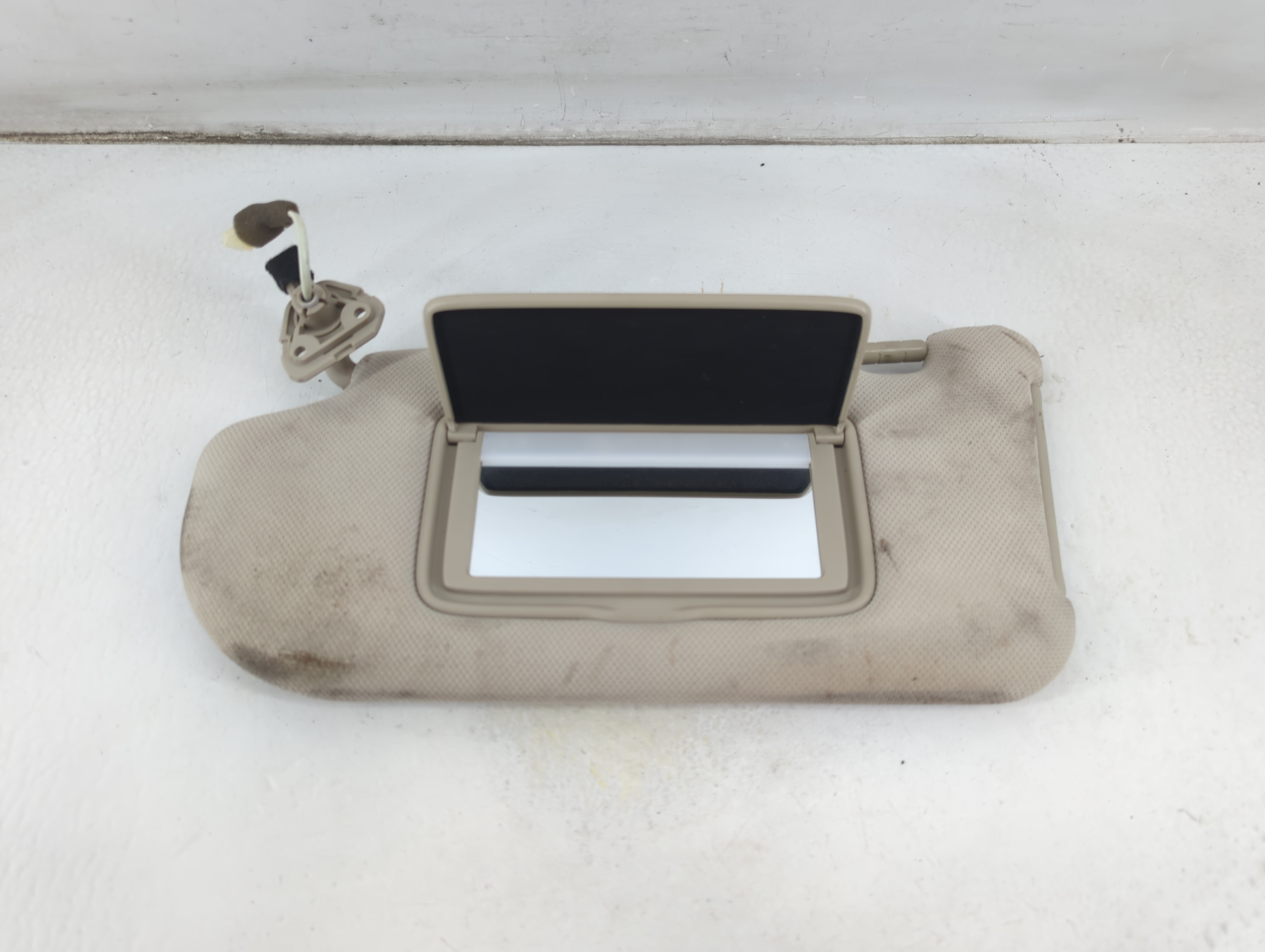 2006-2010 Infiniti M35 Driver Sun Visor Mirror Left Sunvisor Grey 1057146 - Oemusedautoparts1.com
