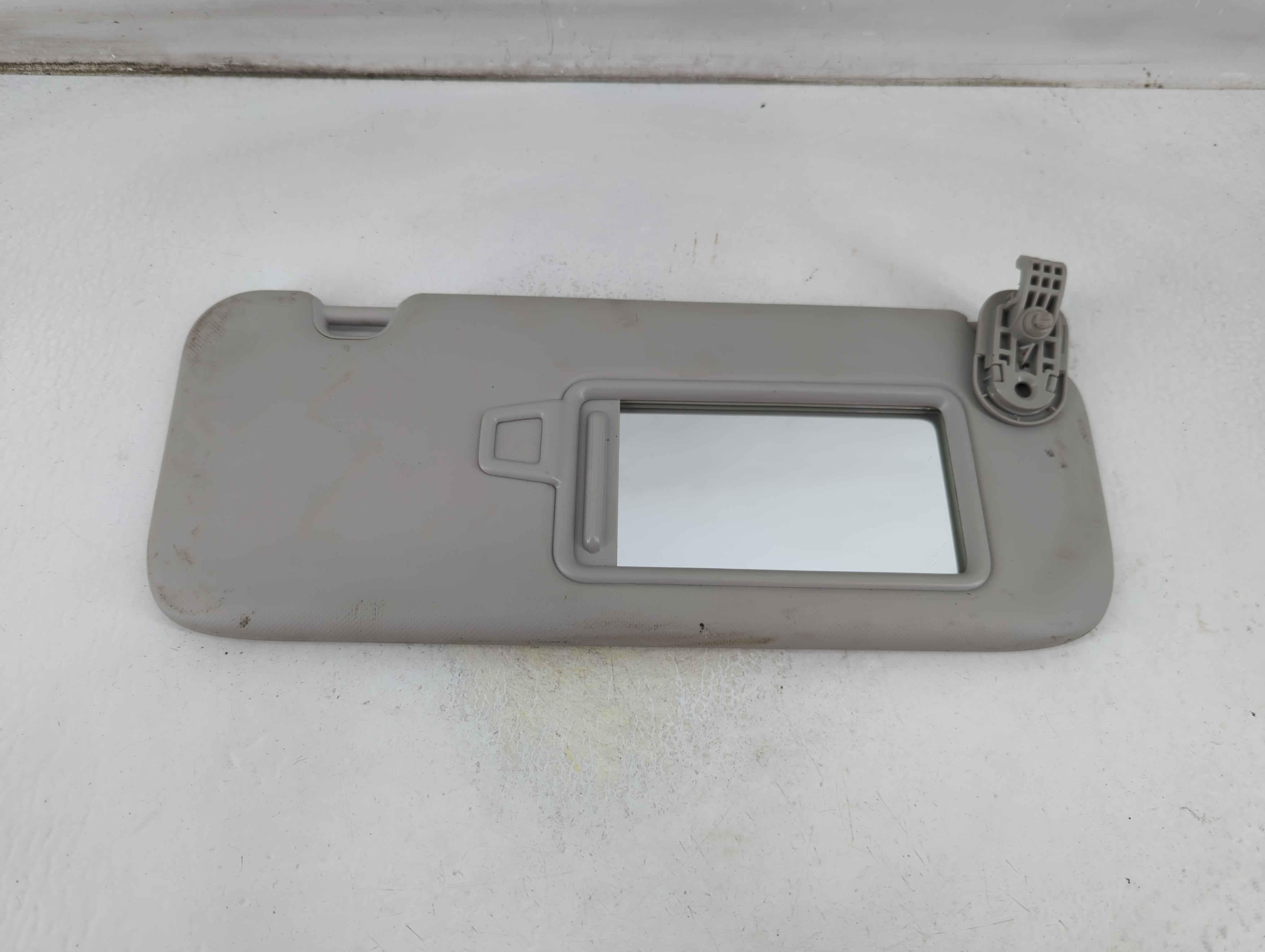 2019-2021 Kia Forte Passenger Sun Visor Mirror Right Sunvisor Grey 1057150 - Oemusedautoparts1.com