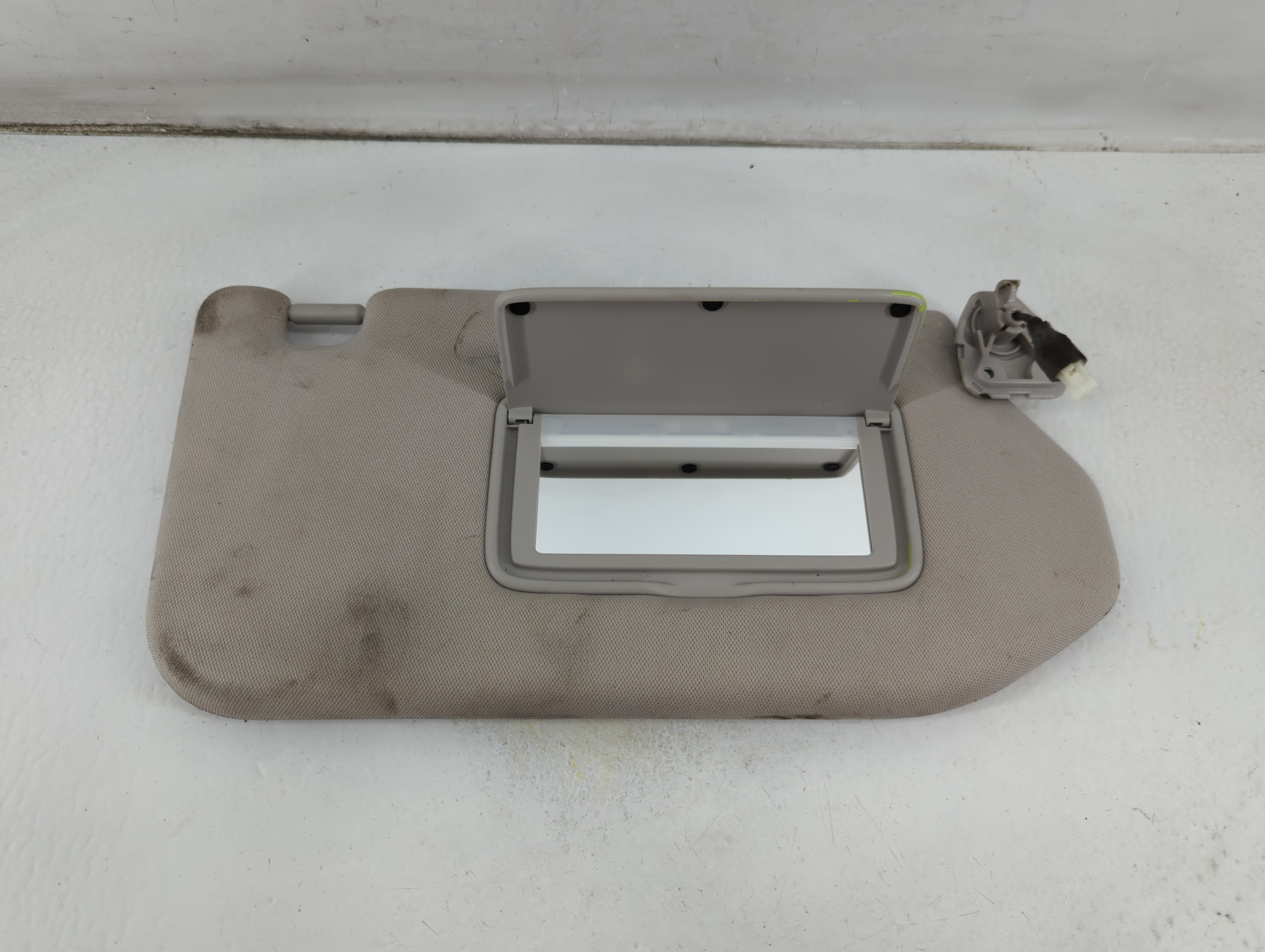 2019-2020 Nissan Pathfinder Passenger Sun Visor Mirror Right Sunvisor 1057151 - Oemusedautoparts1.com
