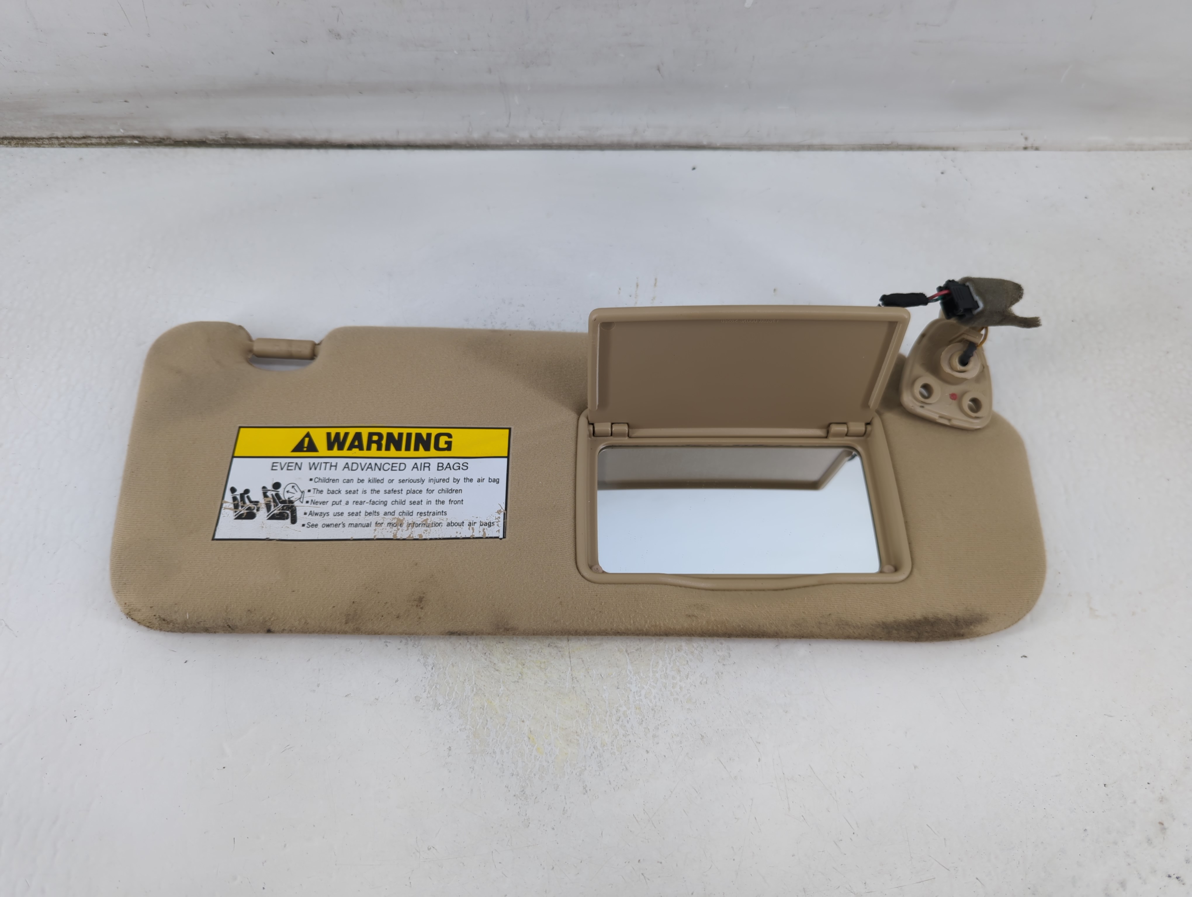 2008-2010 Hyundai Sonata Passenger Sun Visor Mirror Right Sunvisor Beige 1057166 - Oemusedautoparts1.com