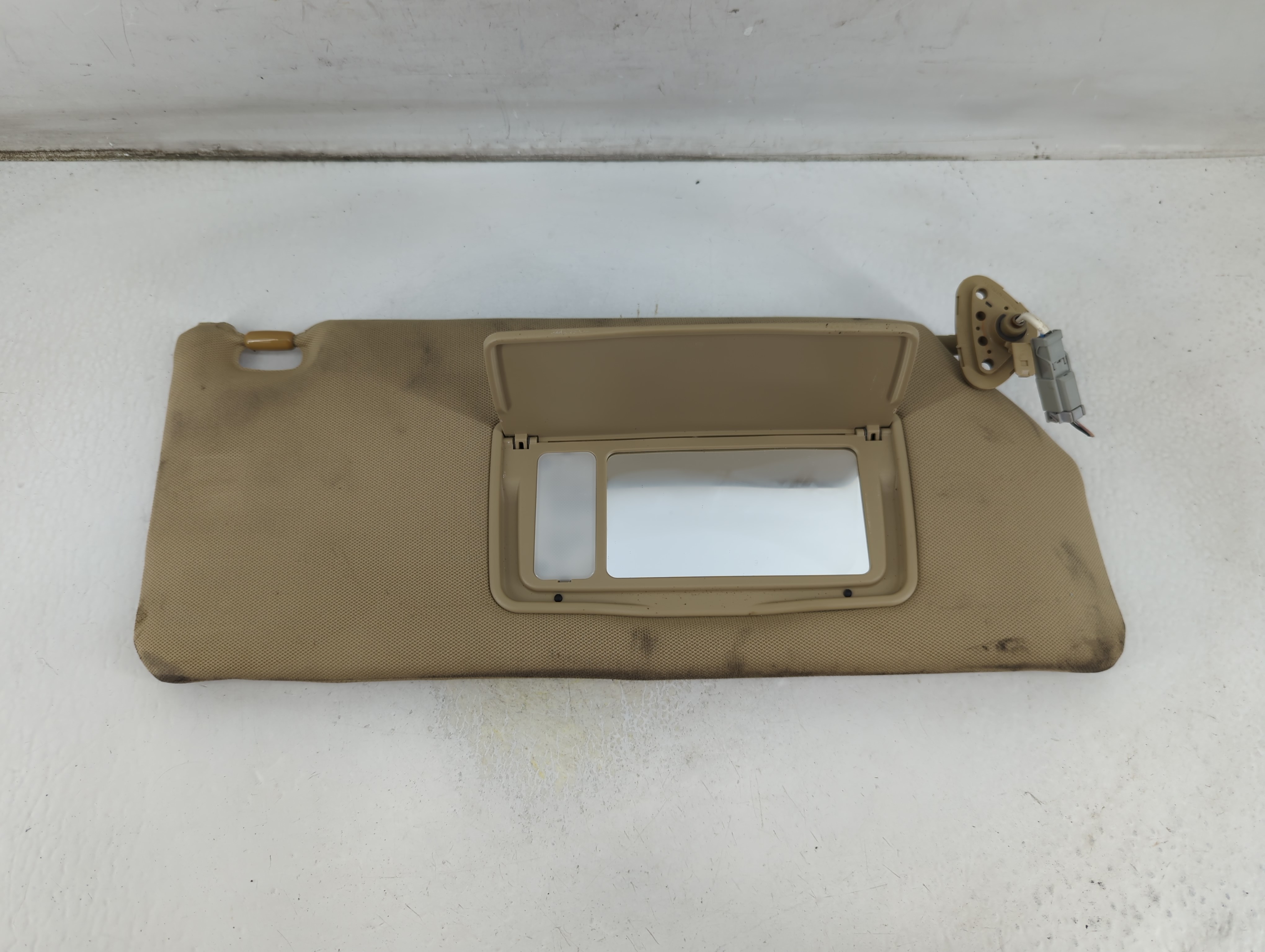 2006-2010 Honda Odyssey Driver Sun Visor Mirror Left Sunvisor Beige 1057182 - Oemusedautoparts1.com