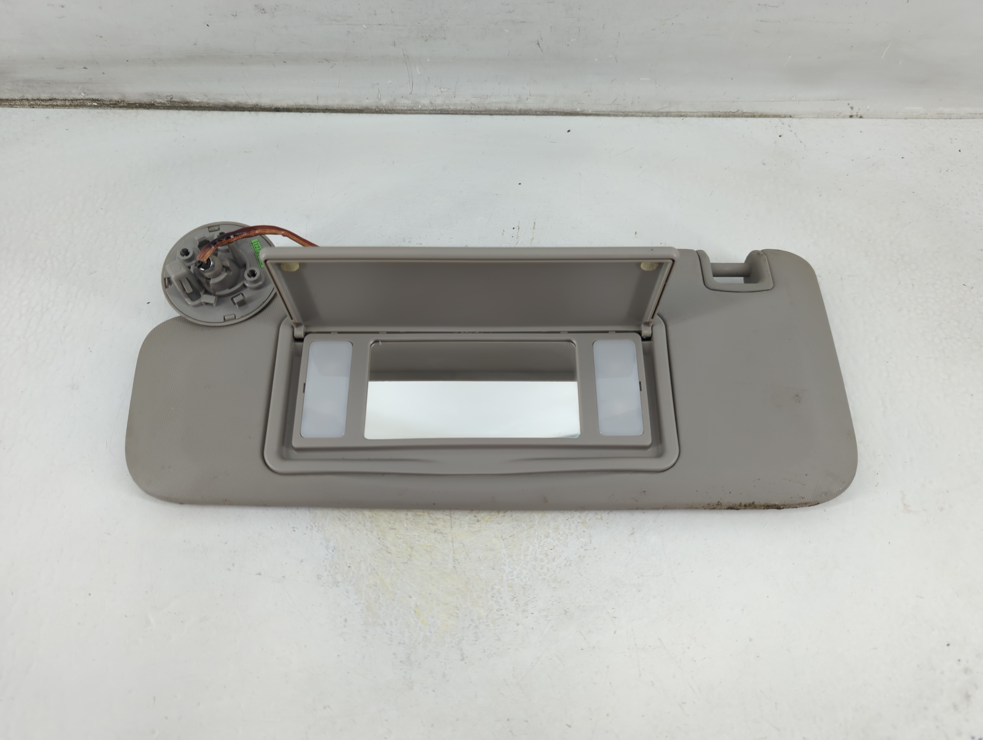 2011-2016 Chevrolet Cruze Driver Sun Visor Mirror Left Sunvisor Grey 1057183 - Oemusedautoparts1.com