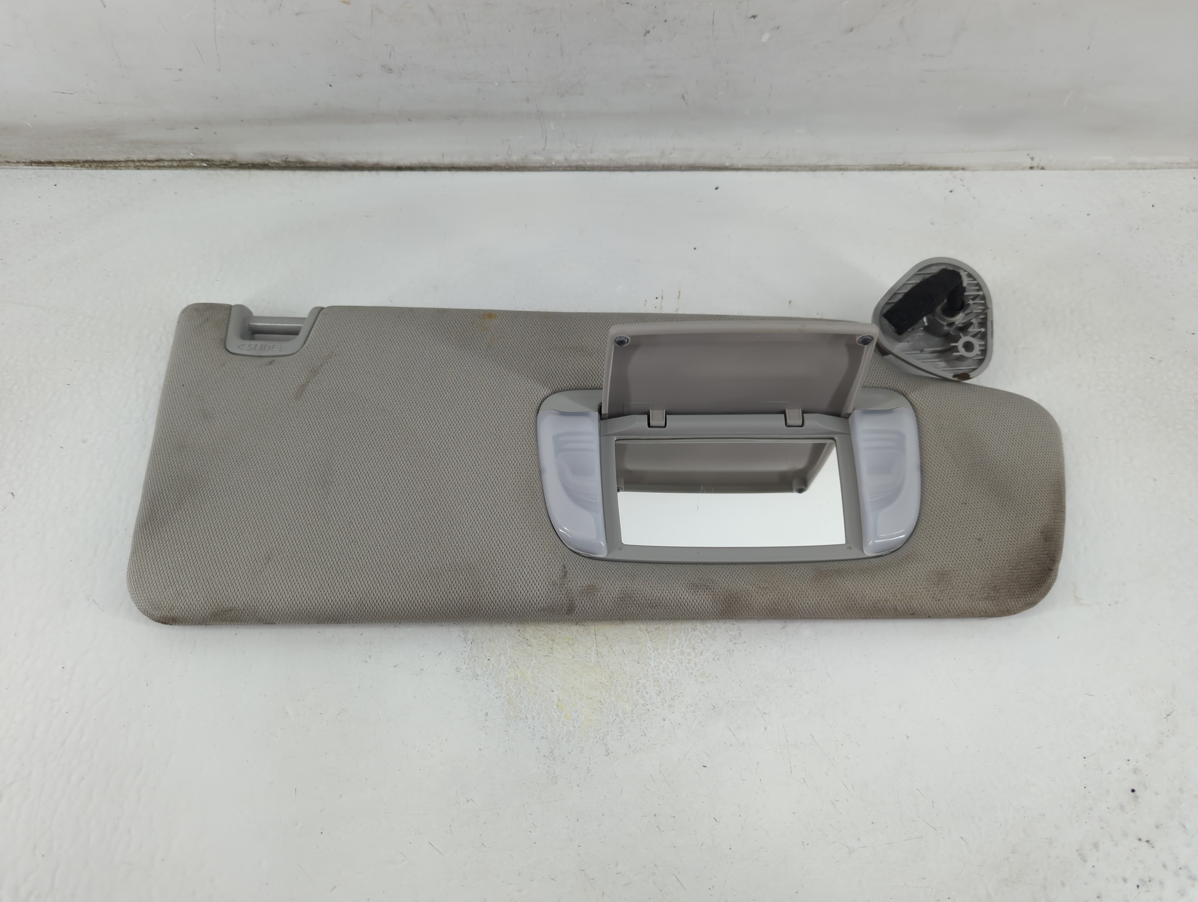 2014-2021 Toyota Tundra Passenger Sun Visor Mirror Right Sunvisor Grey 1057184 - Oemusedautoparts1.com