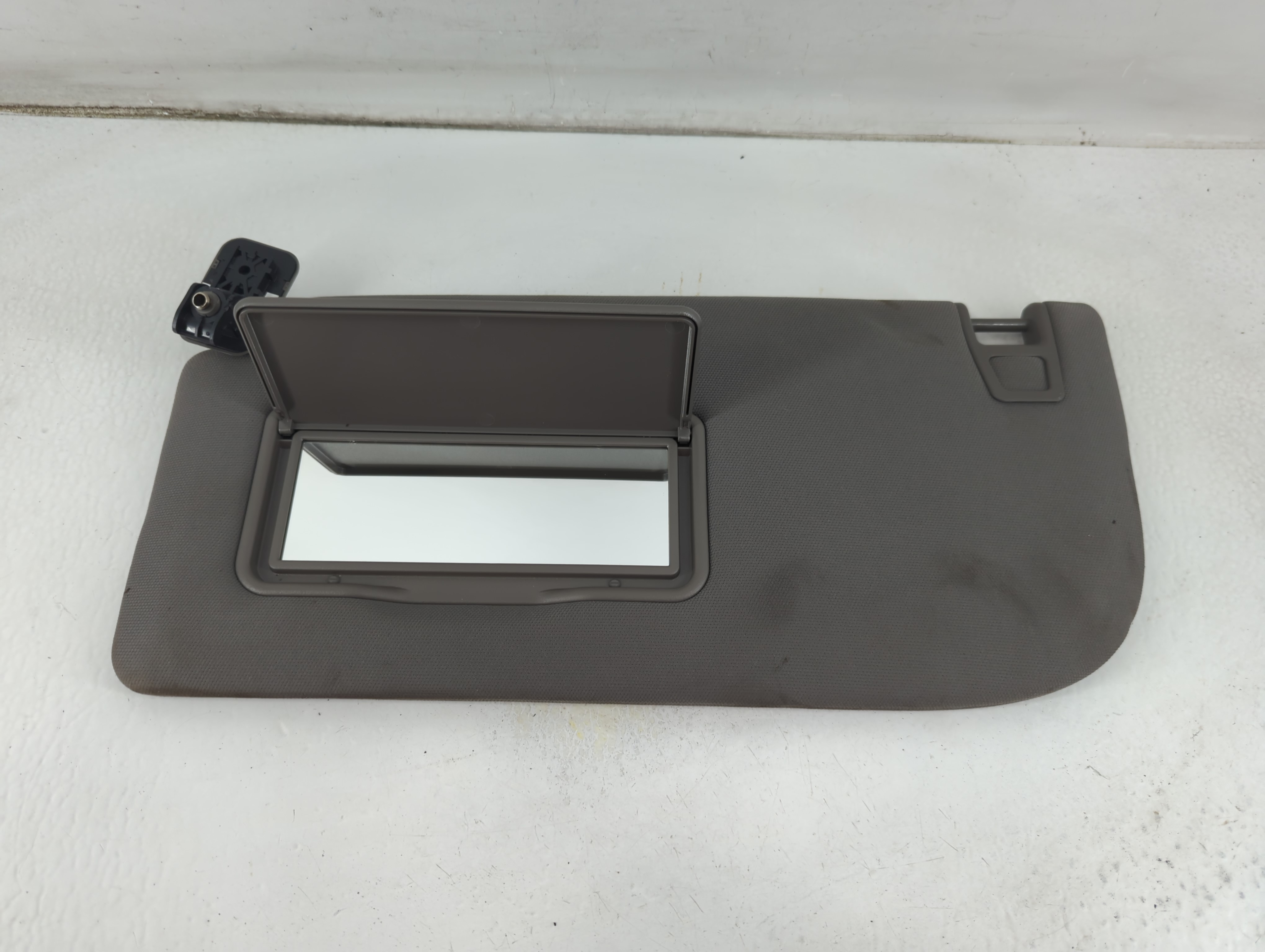 2015-2017 Ford F-150 Driver Sun Visor Mirror Left Sunvisor Grey 1057194 - Oemusedautoparts1.com
