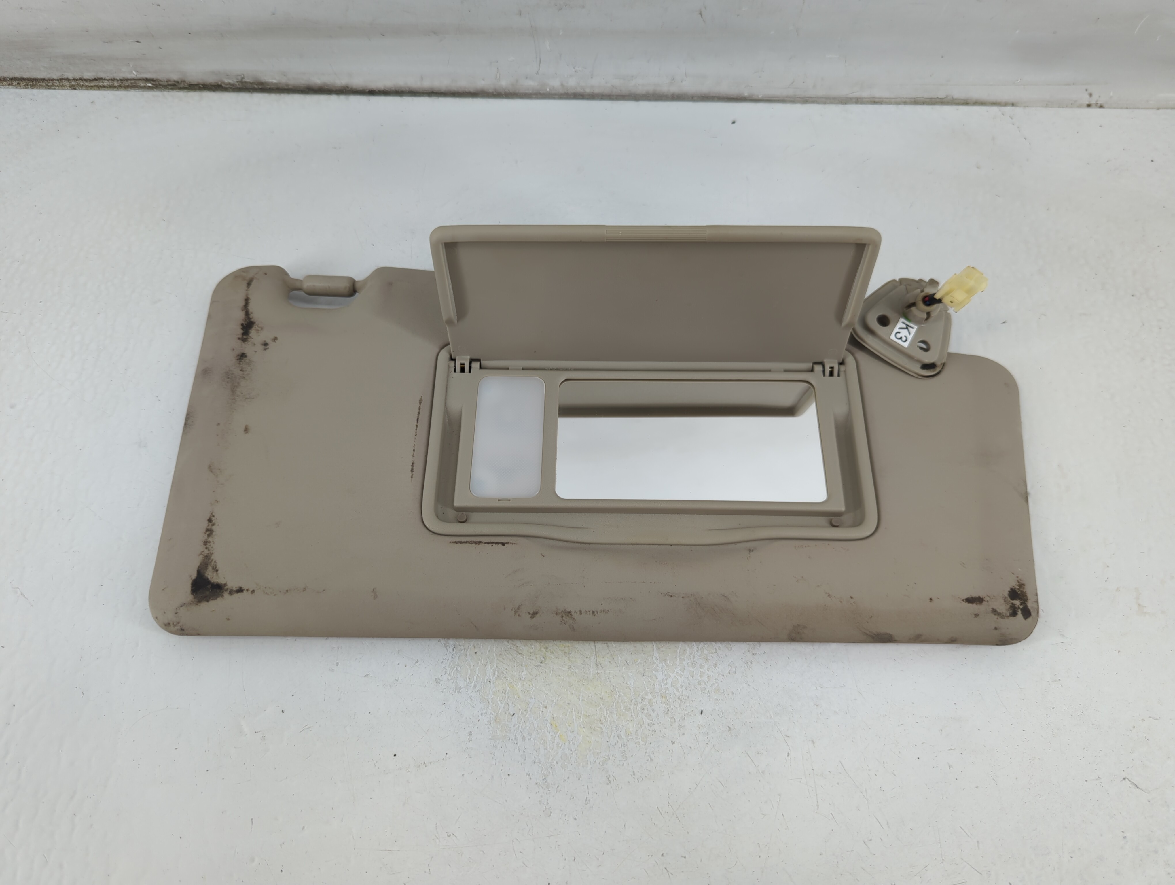 2008-2015 Nissan Rogue Driver Sun Visor Mirror Left Sunvisor Grey 1057195 - Oemusedautoparts1.com