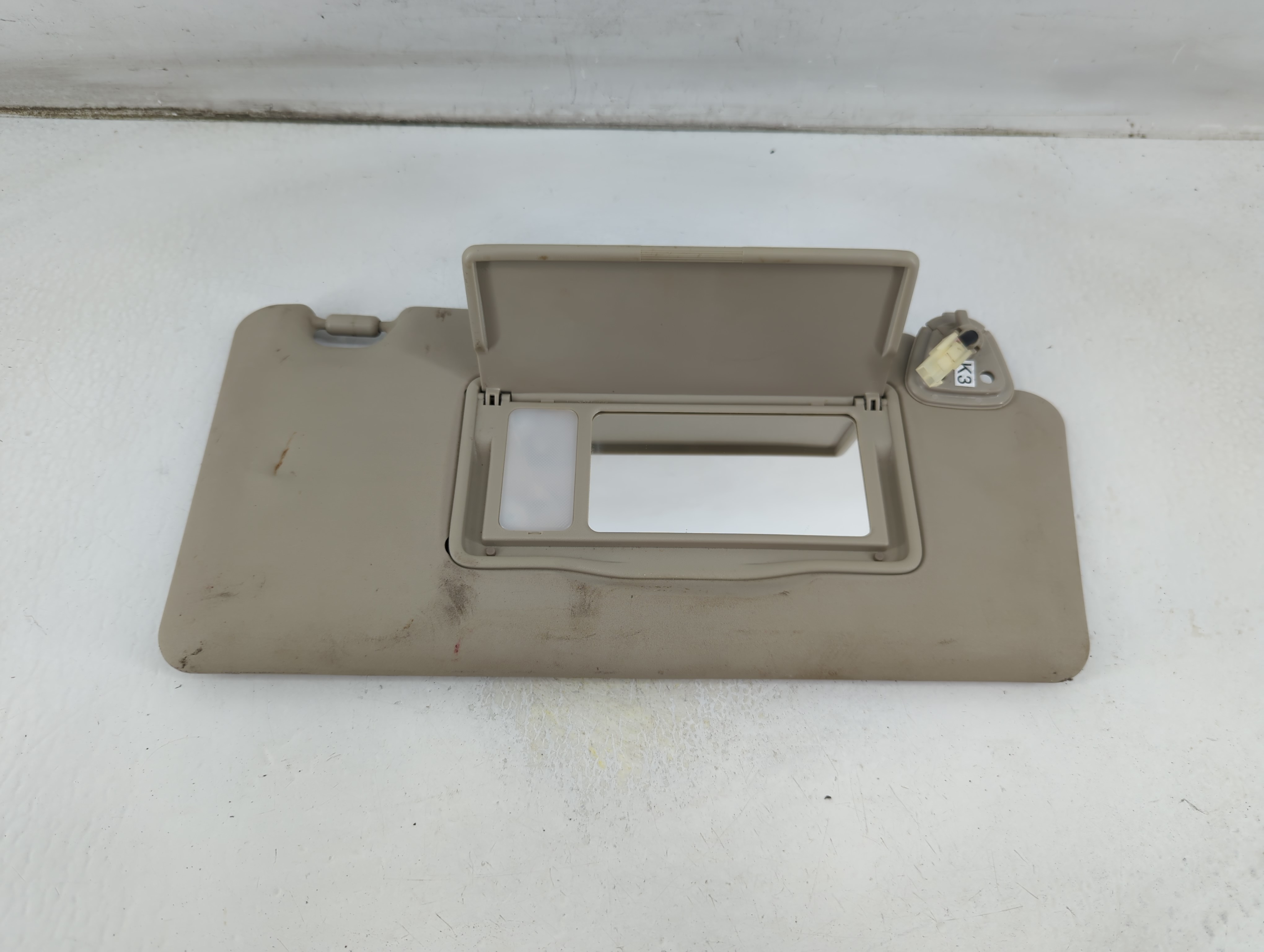 2014-2017 Nissan Rogue Passenger Sun Visor Mirror Right Sunvisor Grey 1057199 - Oemusedautoparts1.com