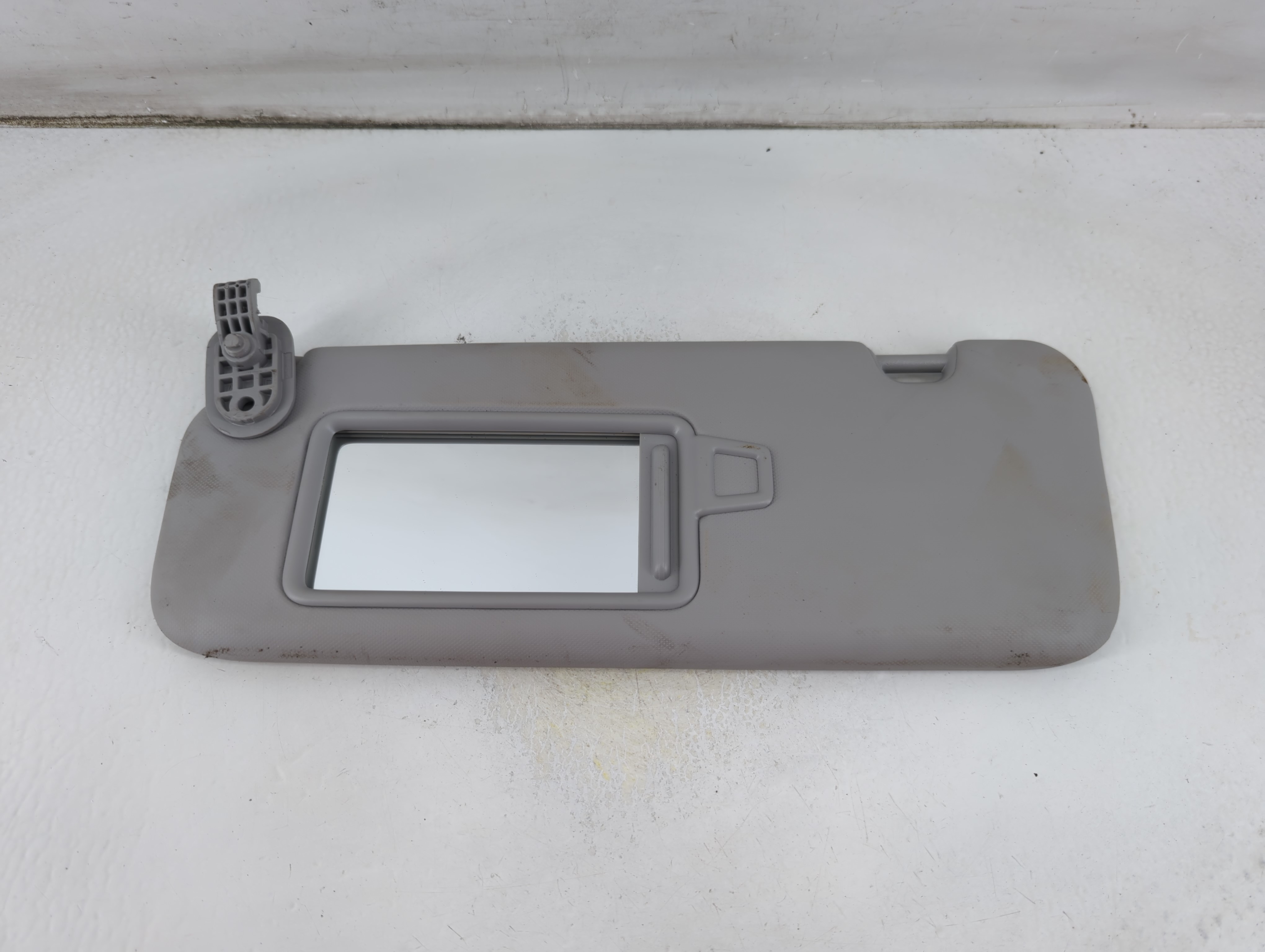 2017-2020 Hyundai Elantra Driver Sun Visor Mirror Left Sunvisor Grey 1057202 - Oemusedautoparts1.com