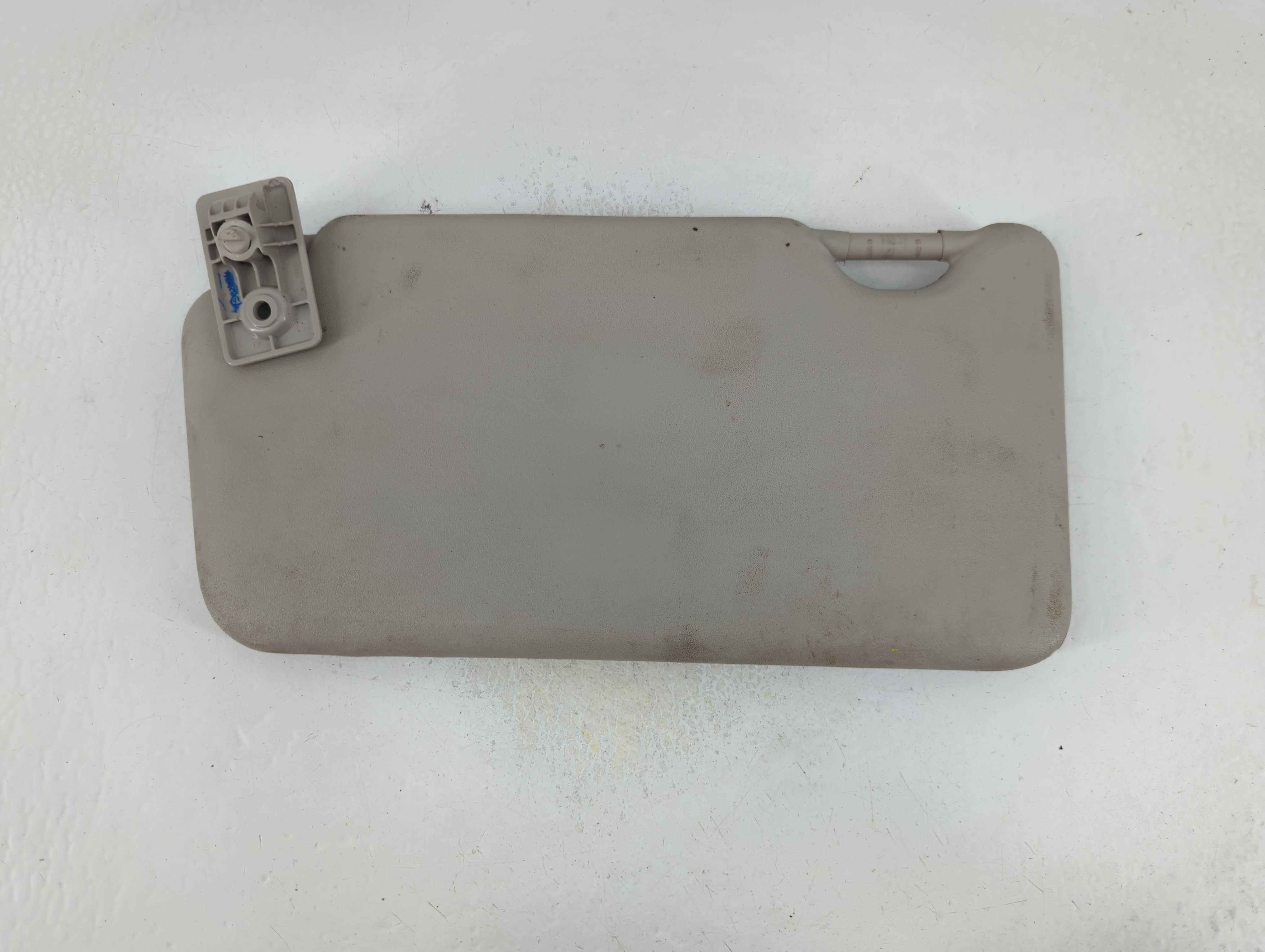 2012-2015 Nissan Versa Driver Sun Visor Mirror Left Sunvisor Grey 1057205 - Oemusedautoparts1.com