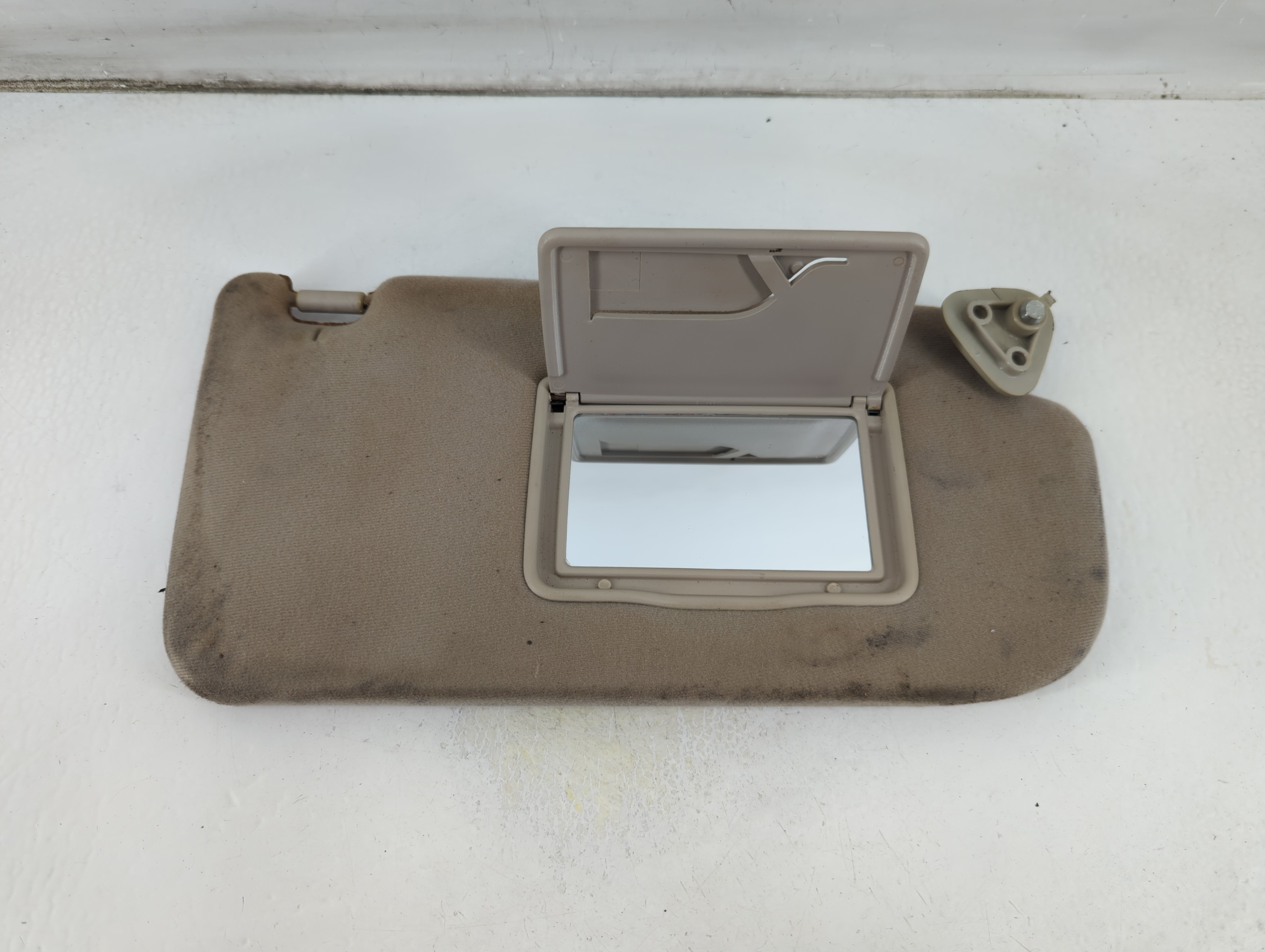 2005-2009 Hyundai Tucson Passenger Sun Visor Mirror Right Sunvisor Beige 1057206 - Oemusedautoparts1.com