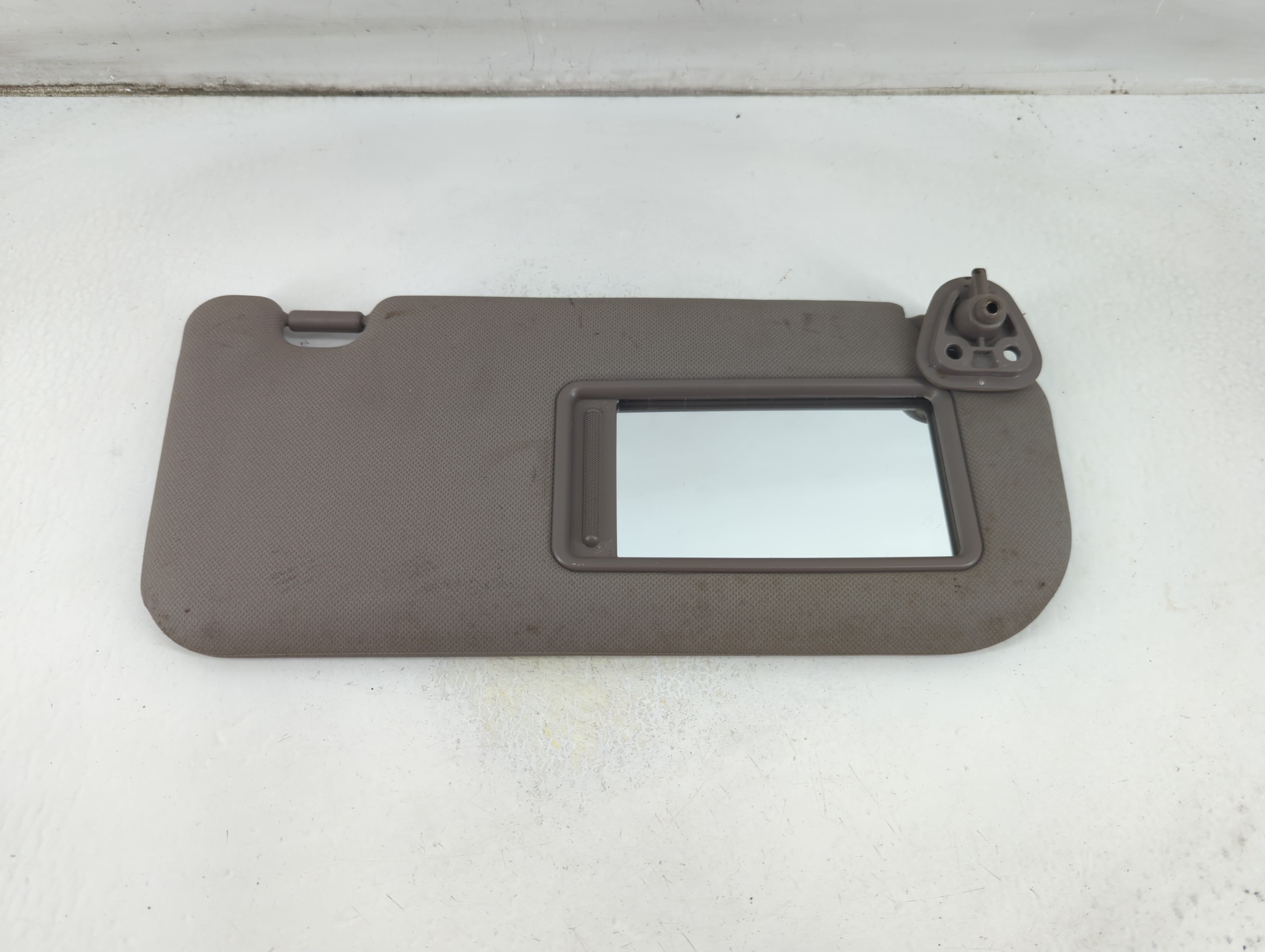 2006-2007 Toyota Yaris Passenger Sun Visor Mirror Right Sunvisor Grey 1057209 - Oemusedautoparts1.com