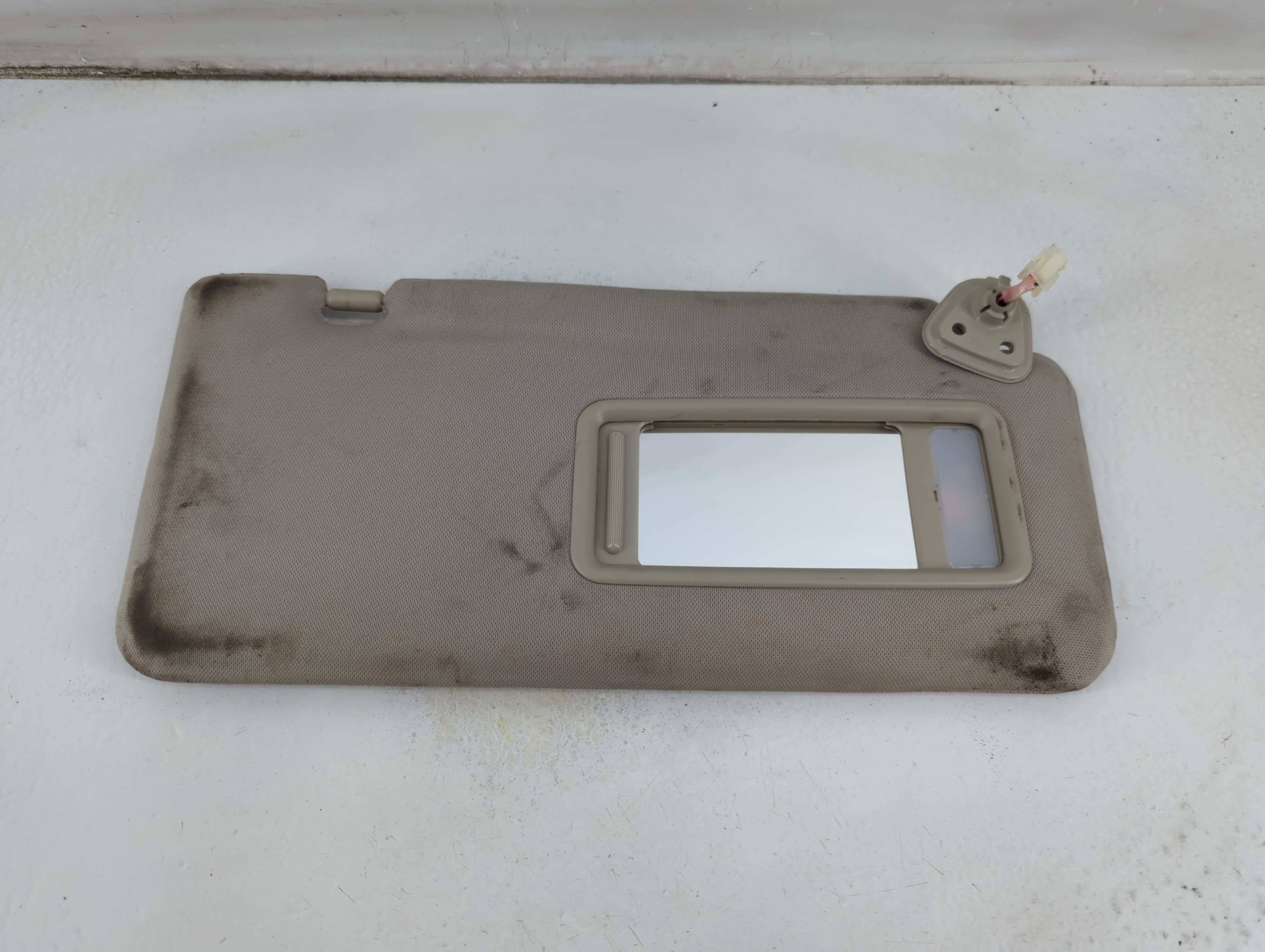 2012 Nissan Versa Passenger Sun Visor Mirror Right Sunvisor Grey 1057211 - Oemusedautoparts1.com