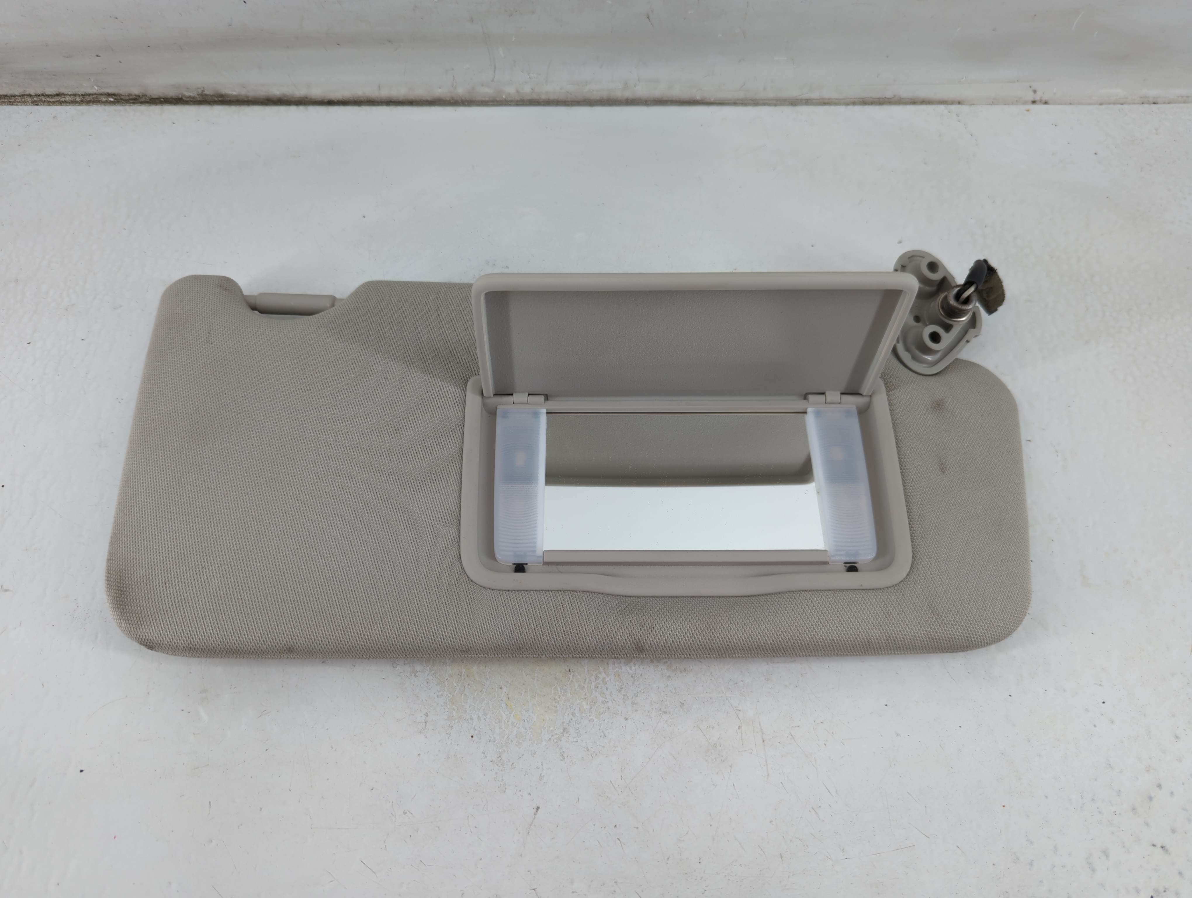 2010-2014 Subaru Legacy Passenger Sun Visor Mirror Right Sunvisor Gray 1057512 - Oemusedautoparts1.com