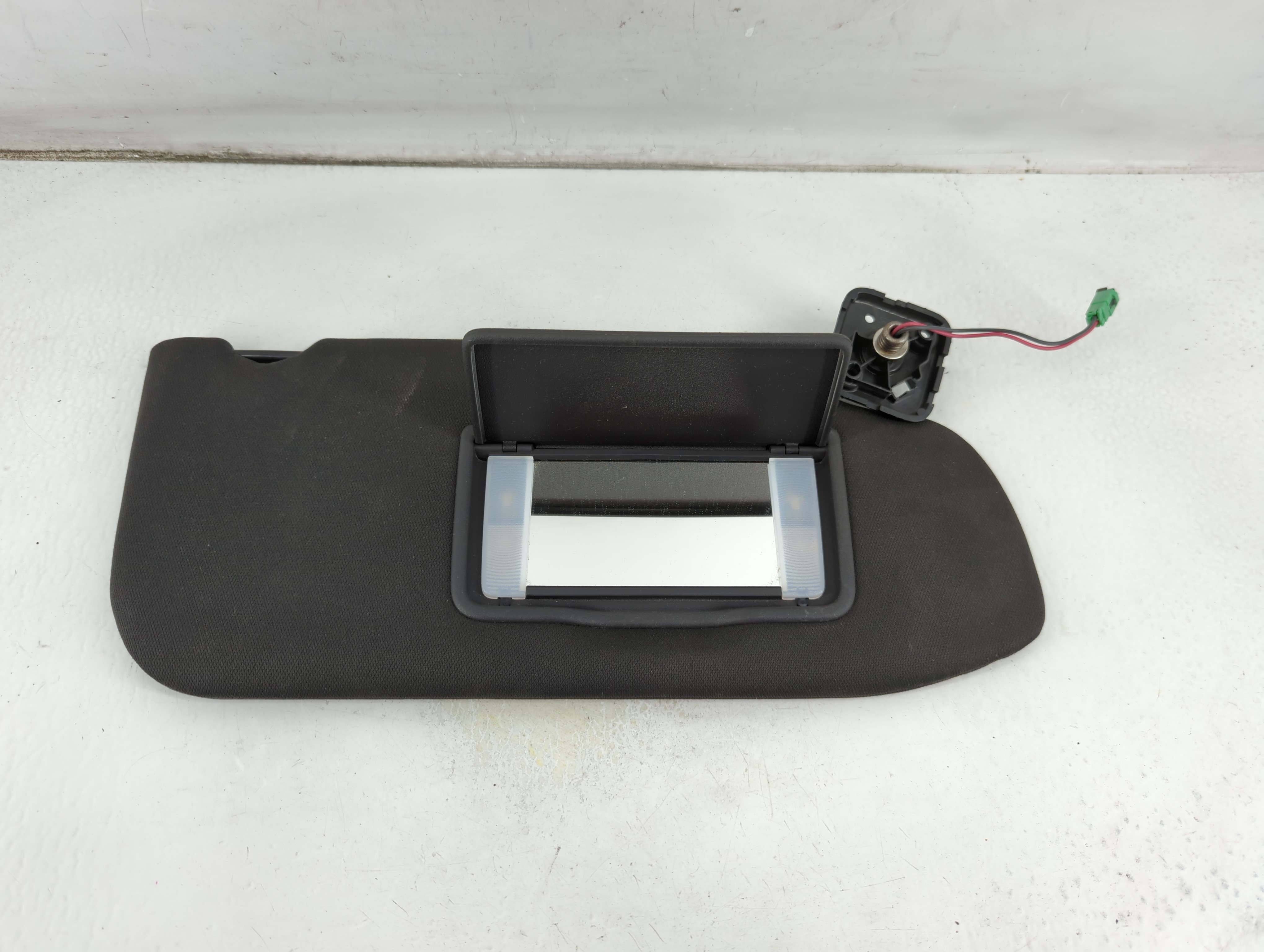 2013-2019 Ford Taurus Passenger Sun Visor Mirror Right Sunvisor Black 1057514 - Oemusedautoparts1.com