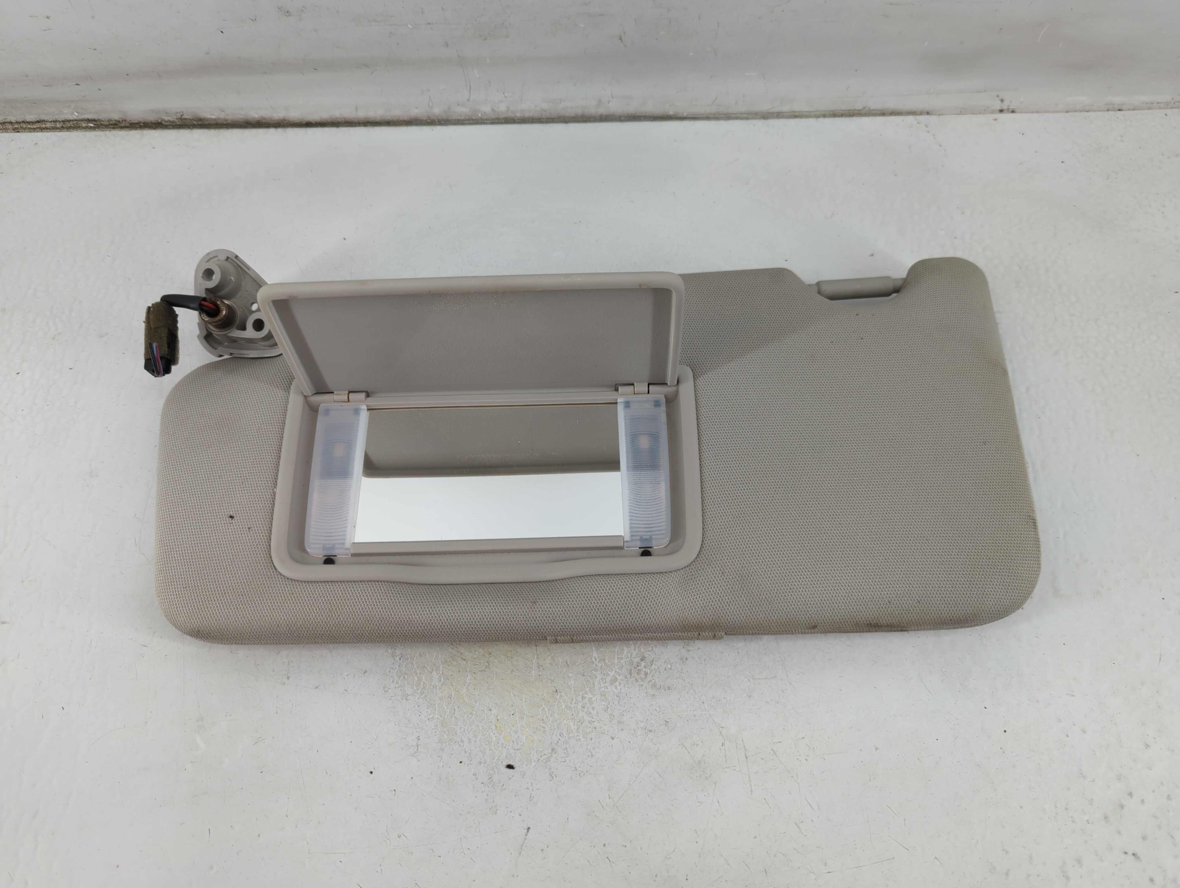 2012-2014 Subaru Legacy Driver Sun Visor Mirror Left Sunvisor Gray 1057522 - Oemusedautoparts1.com
