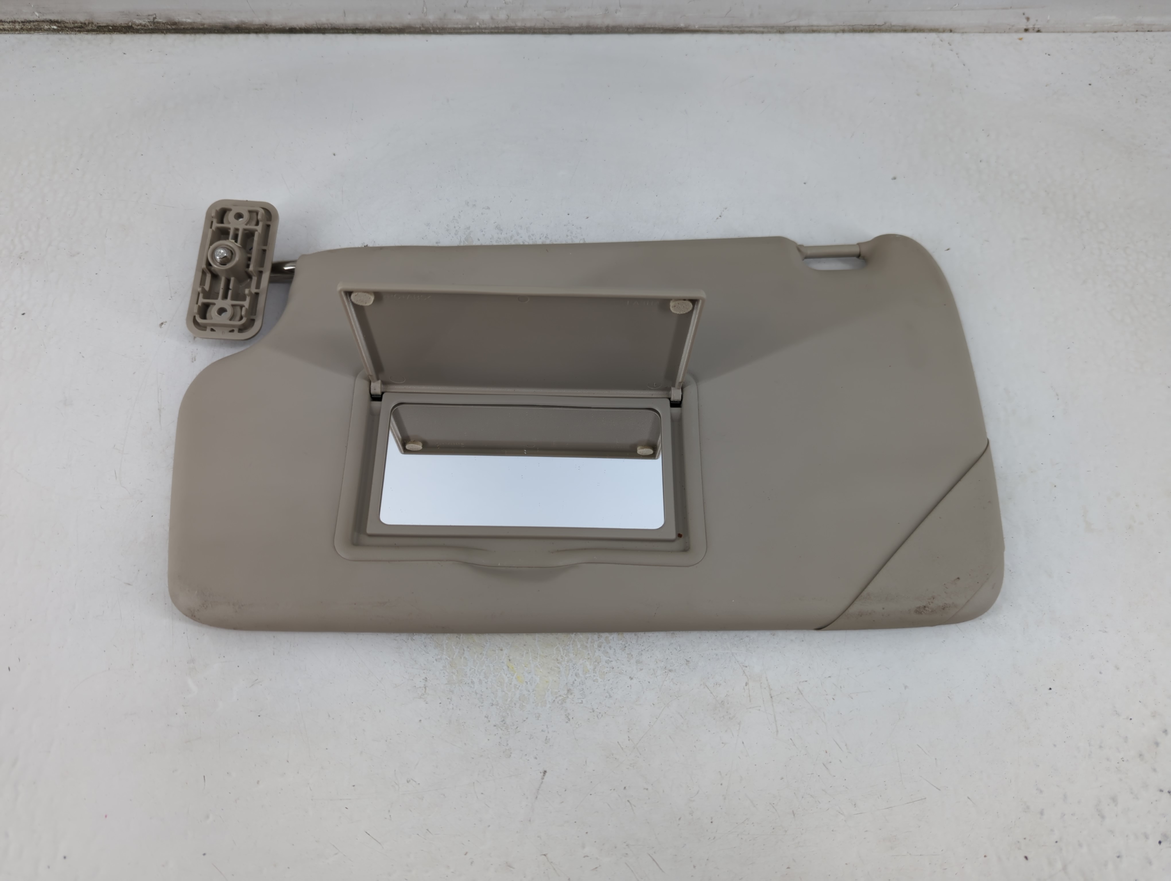 2011-2019 Ford Fiesta Driver Sun Visor Mirror Left Sunvisor Beige 1057524 - Oemusedautoparts1.com