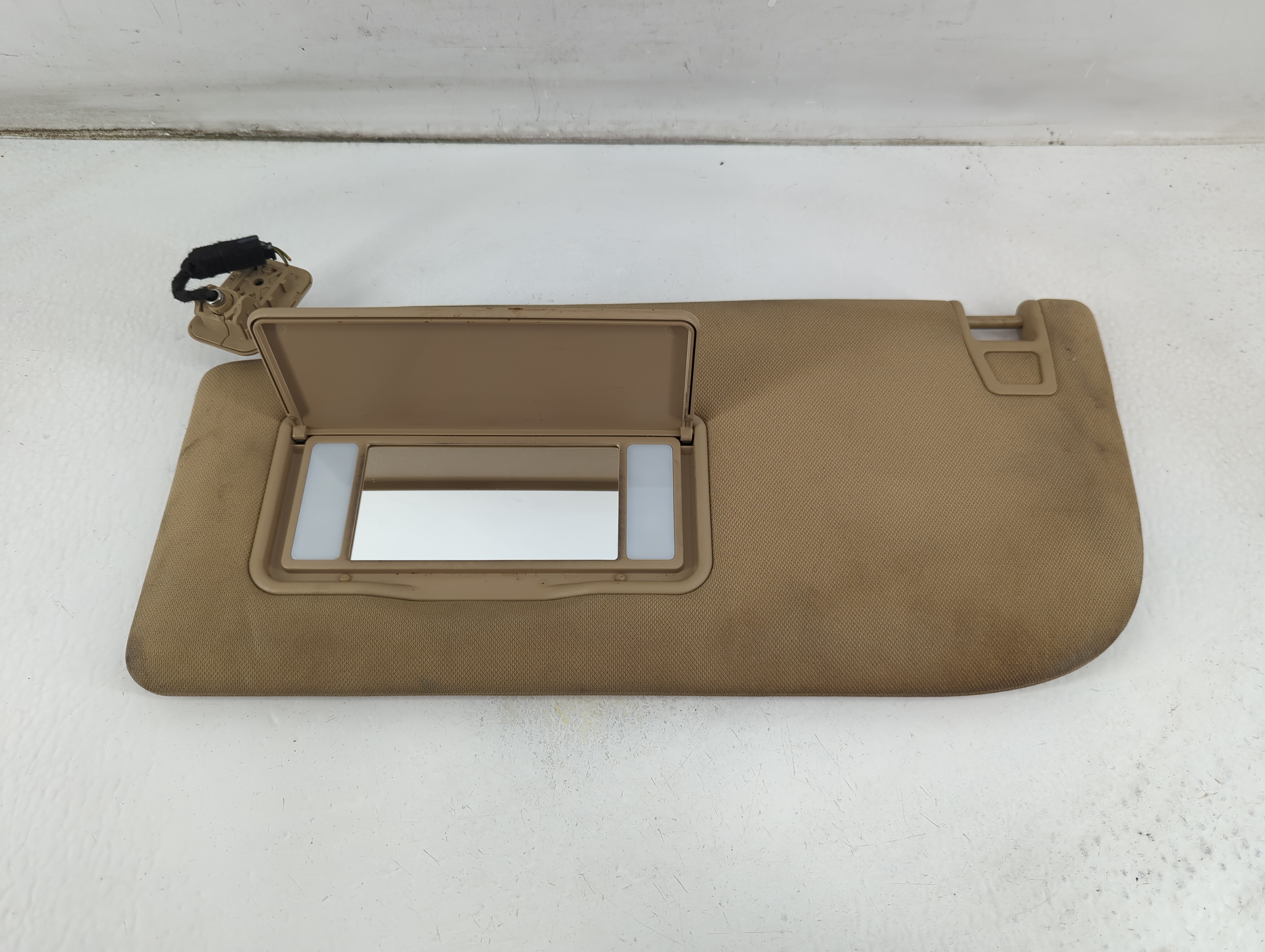 2015-2017 Ford F-150 Driver Sun Visor Mirror Left Sunvisor Beige 1057526 - Oemusedautoparts1.com