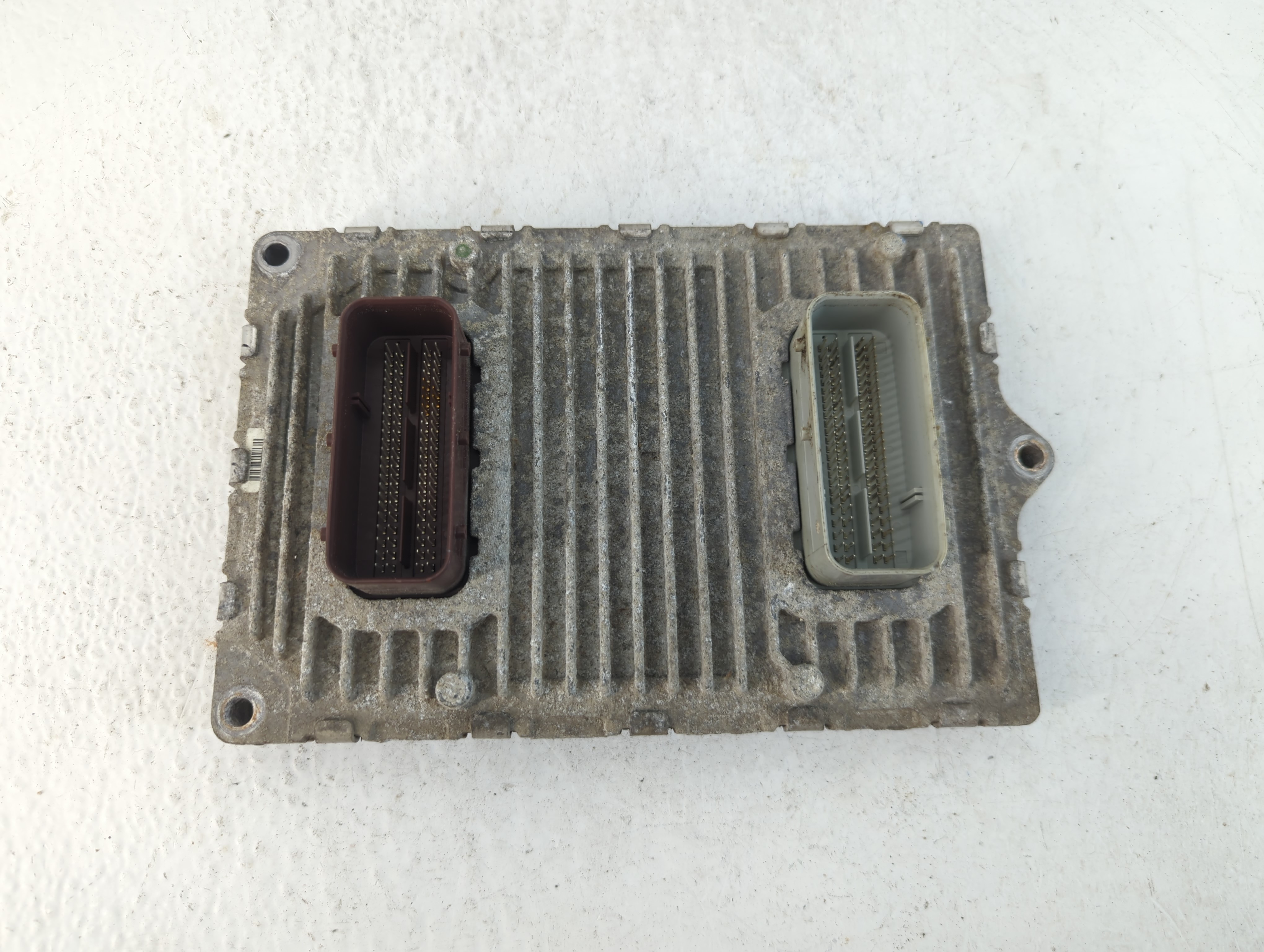 2013 Chrysler Town & Country Engine Control Computer Ecu Pcm Ecm Pcu Oem 1057543 - Oemusedautoparts1.com