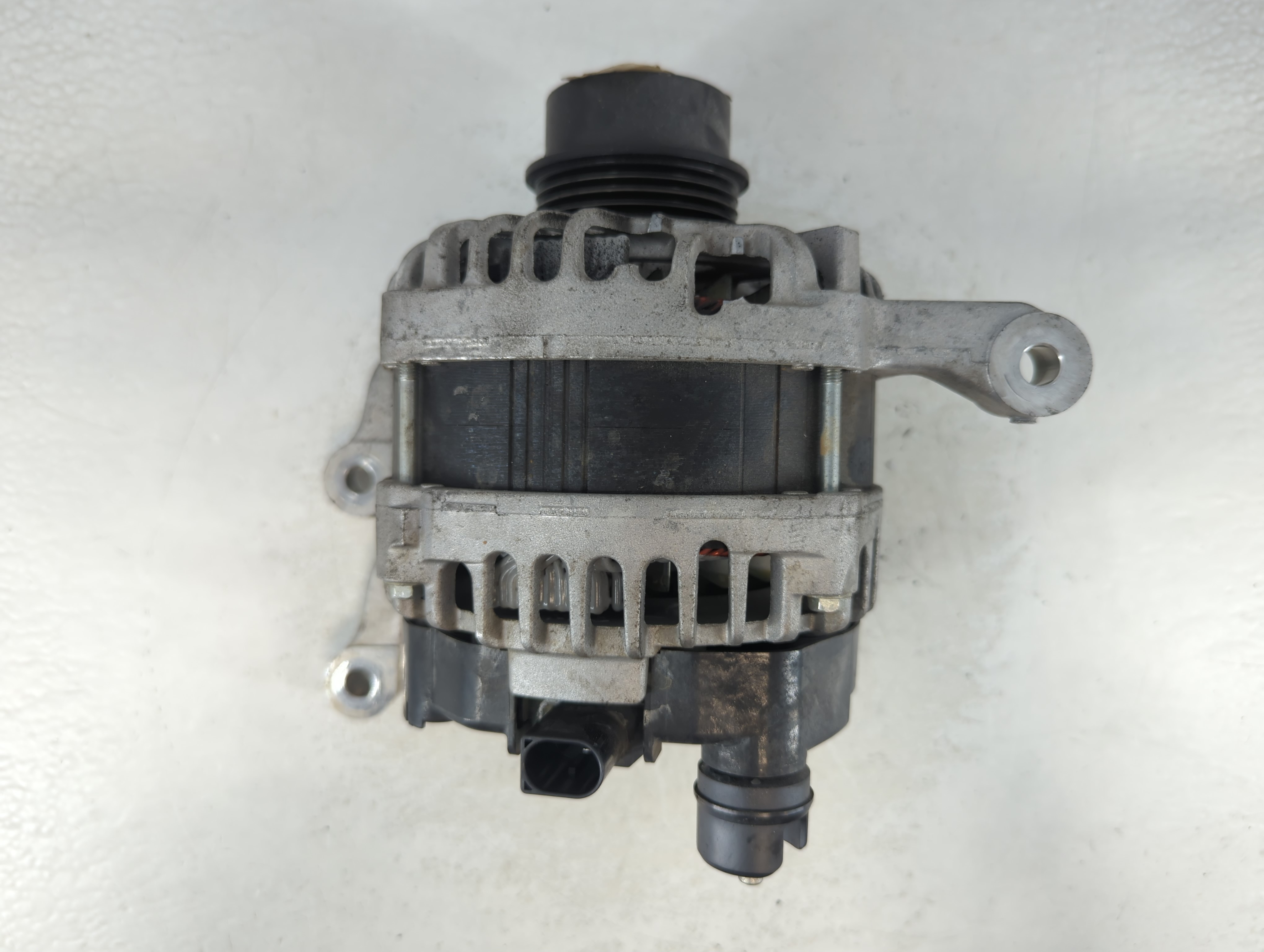 2020 Ford Explorer Alternator Generator Charging Assembly Engine Oem 1057627 - Oemusedautoparts1.com