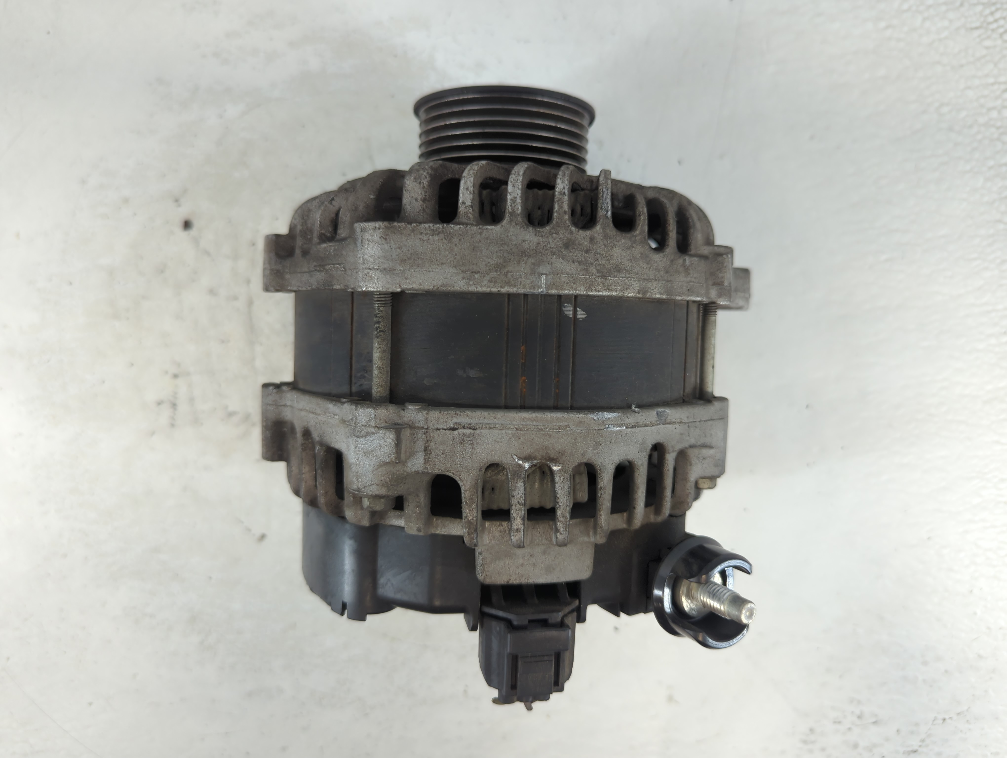 Picture of 2015 Lincoln Navigator Alternator Generator Charging Assembly Engine Oem 1057764