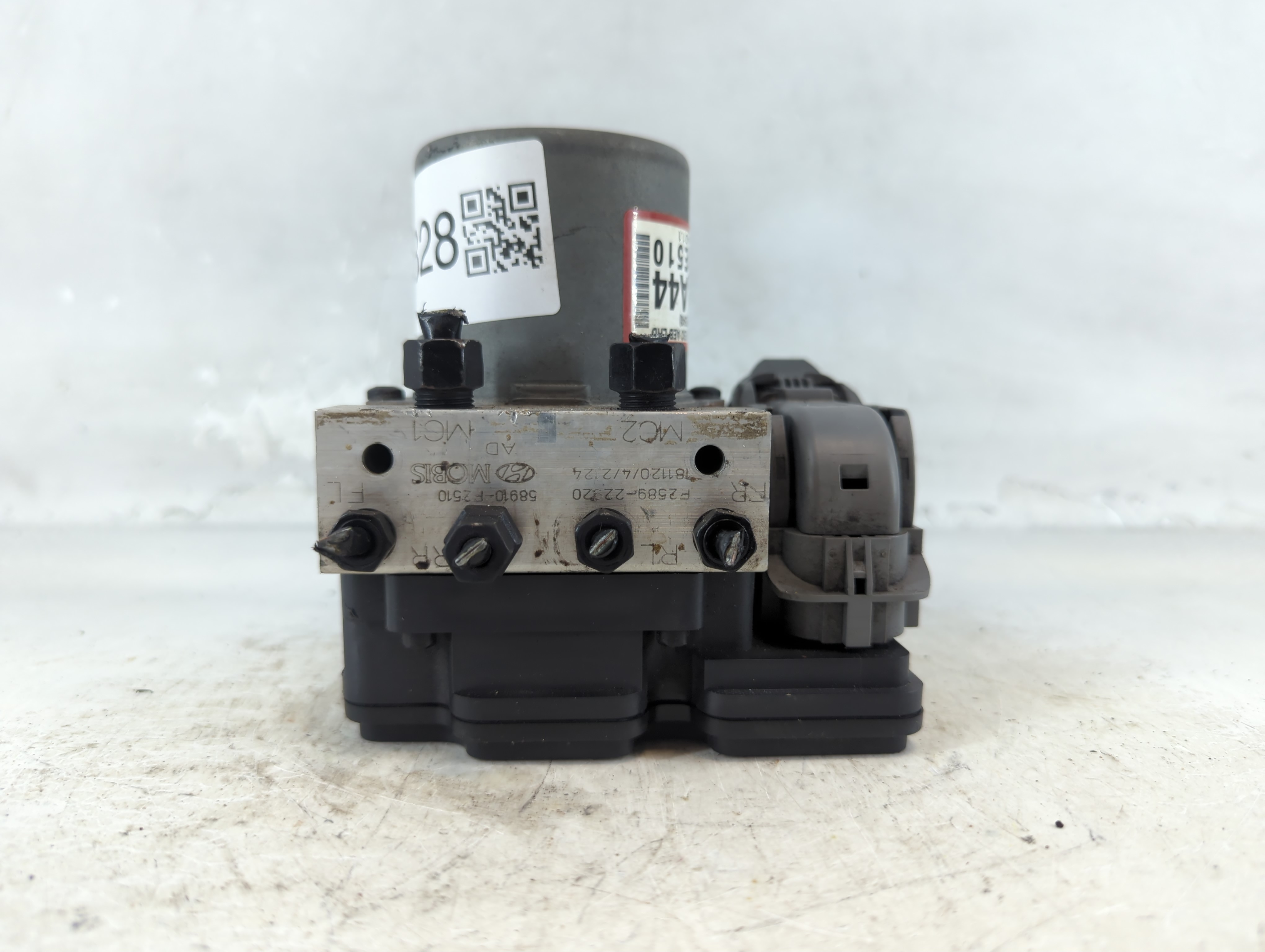 Picture of 2019-2019 Hyundai Elantra Abs Pump Control Module 1057828
