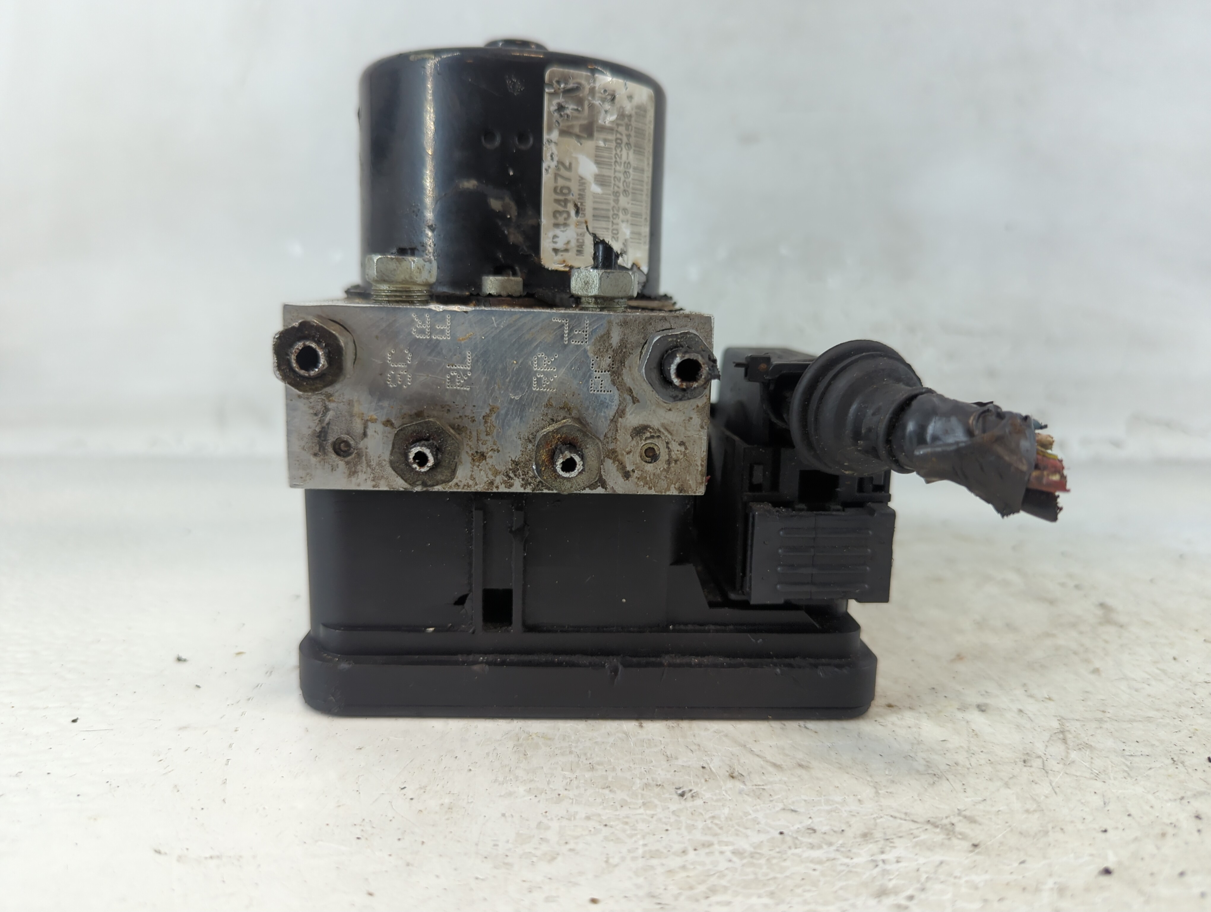 2012-2017 Buick Verano Abs Pump Control Module 1057834 - Oemusedautoparts1.com