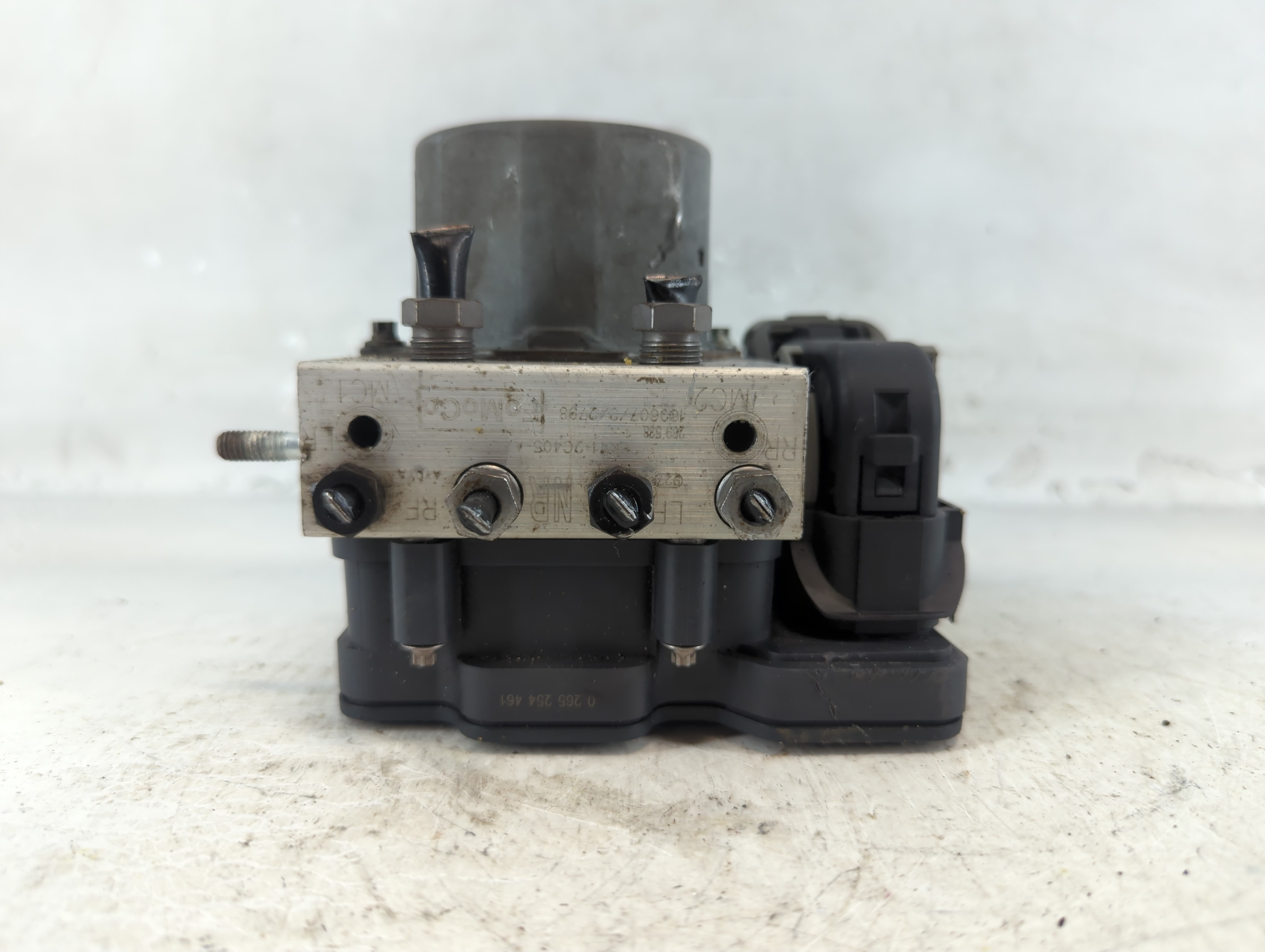2015-2019 Ford Transit-350 Abs Pump Control Module 1057836 - Oemusedautoparts1.com