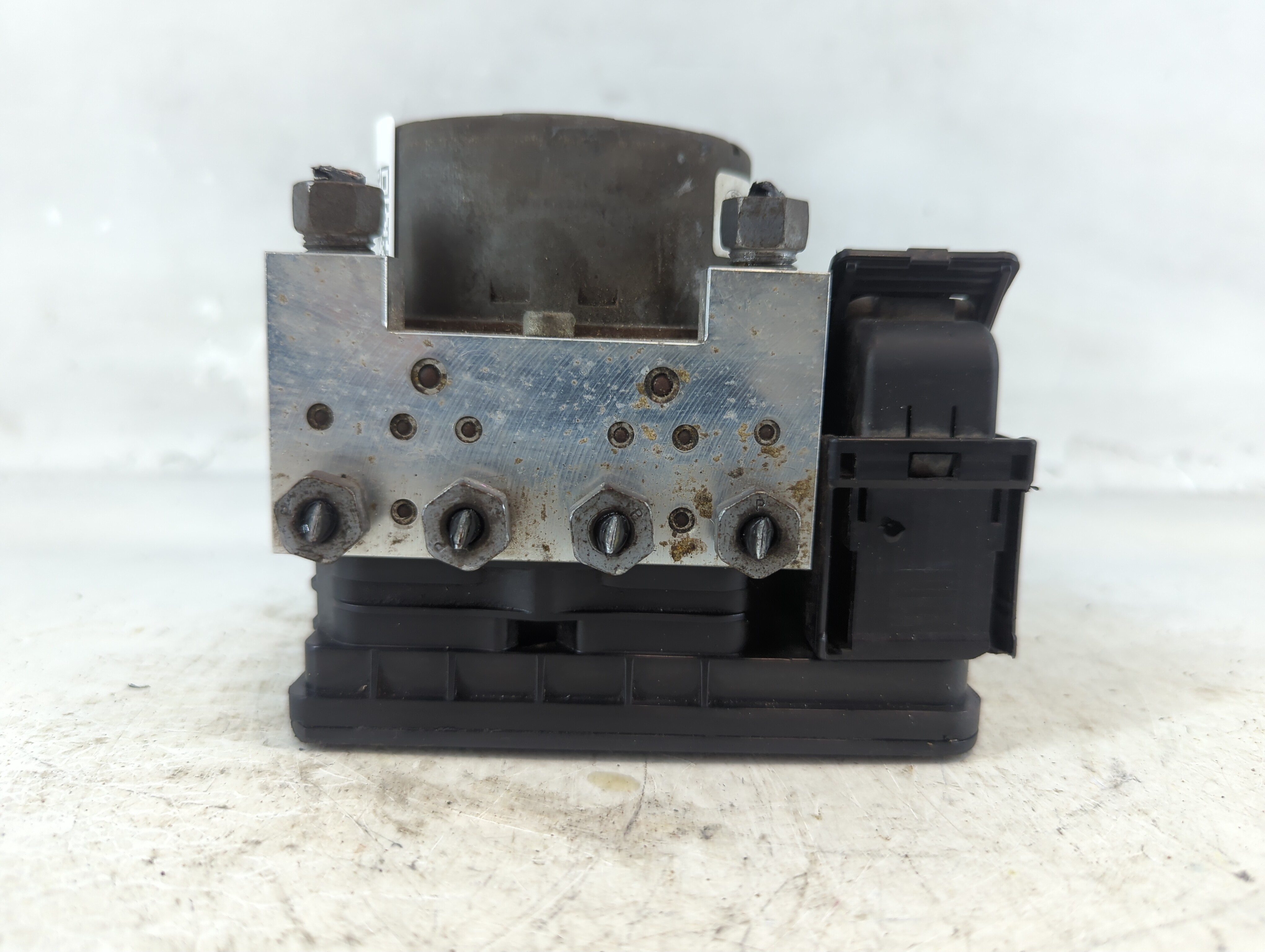 2014-2016 Ford Fusion Abs Pump Control Module 1057839 - Oemusedautoparts1.com