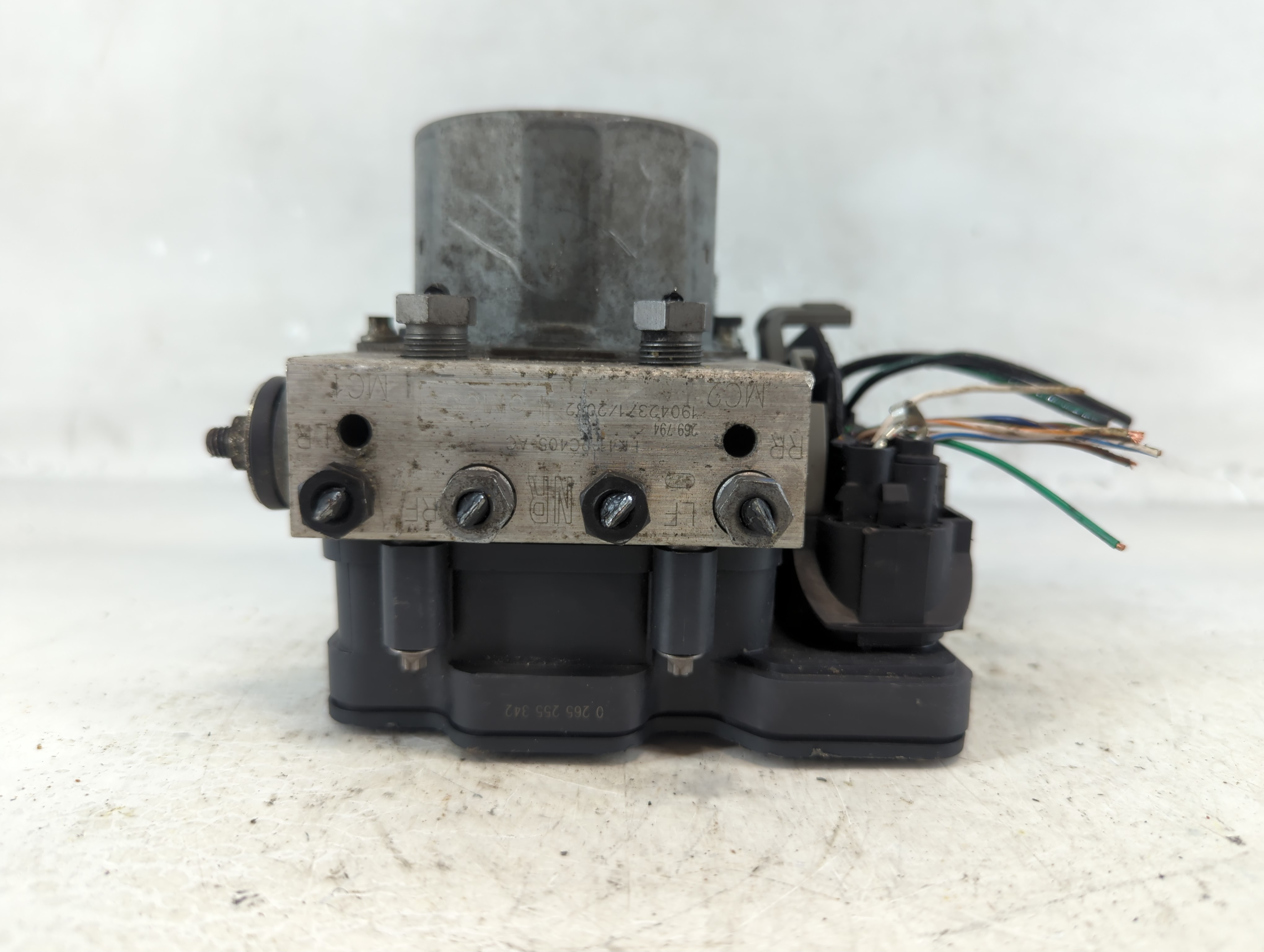 2015-2019 Ford Transit-350 Abs Pump Control Module 1057840 - Oemusedautoparts1.com