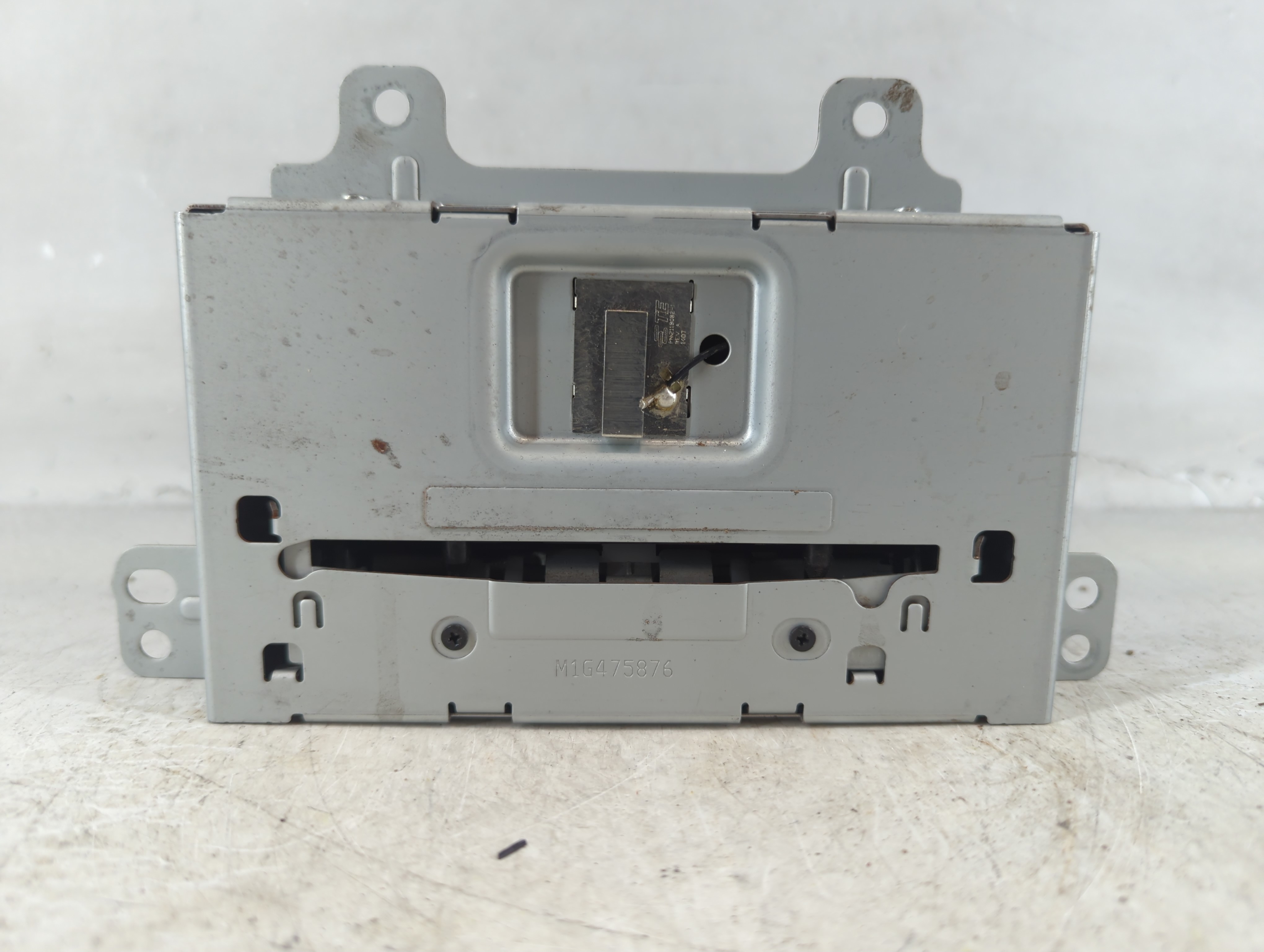 2012-2015 Chevrolet Equinox Am Fm Cd Player Radio Receiver 1058196 - Oemusedautoparts1.com