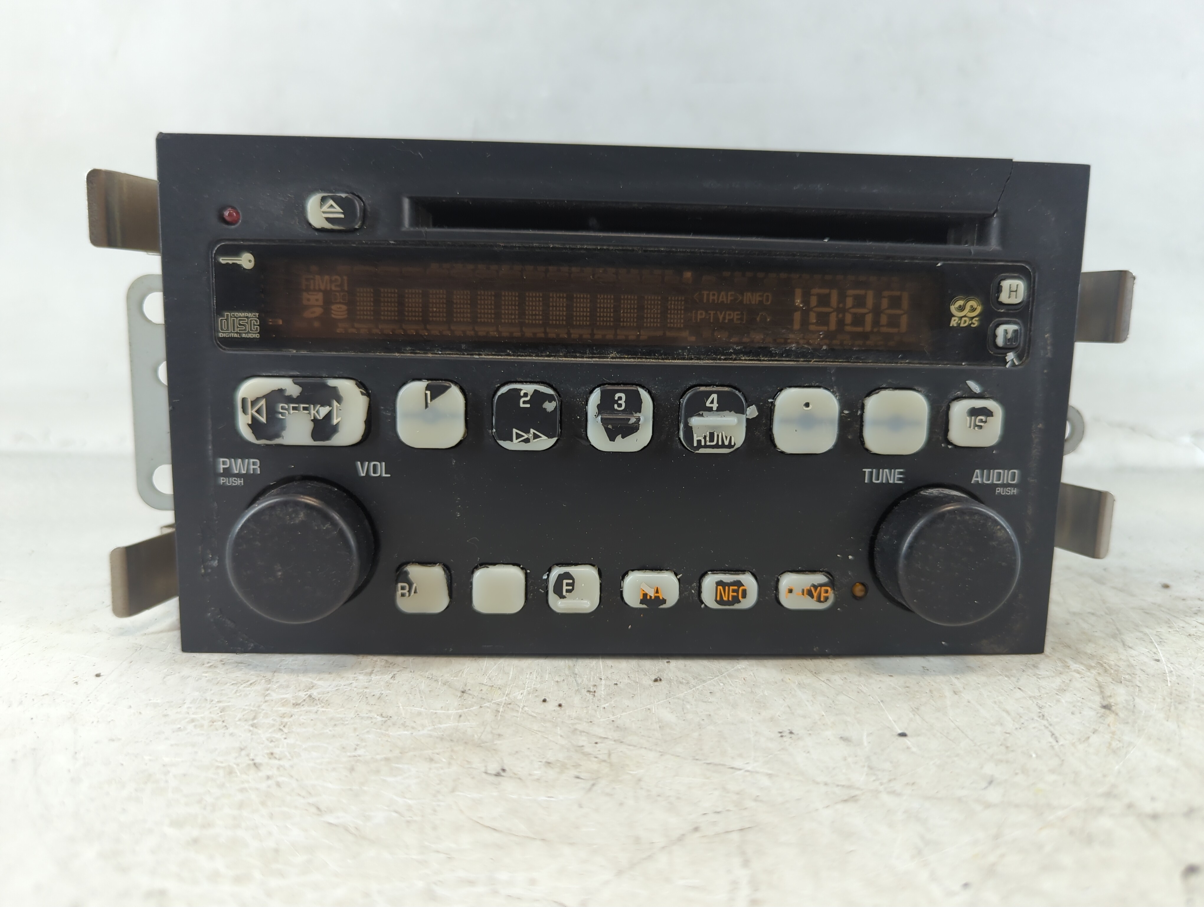 2003-2005 Buick Lesabre Am Fm Cd Player Radio Receiver 1058200 - Oemusedautoparts1.com