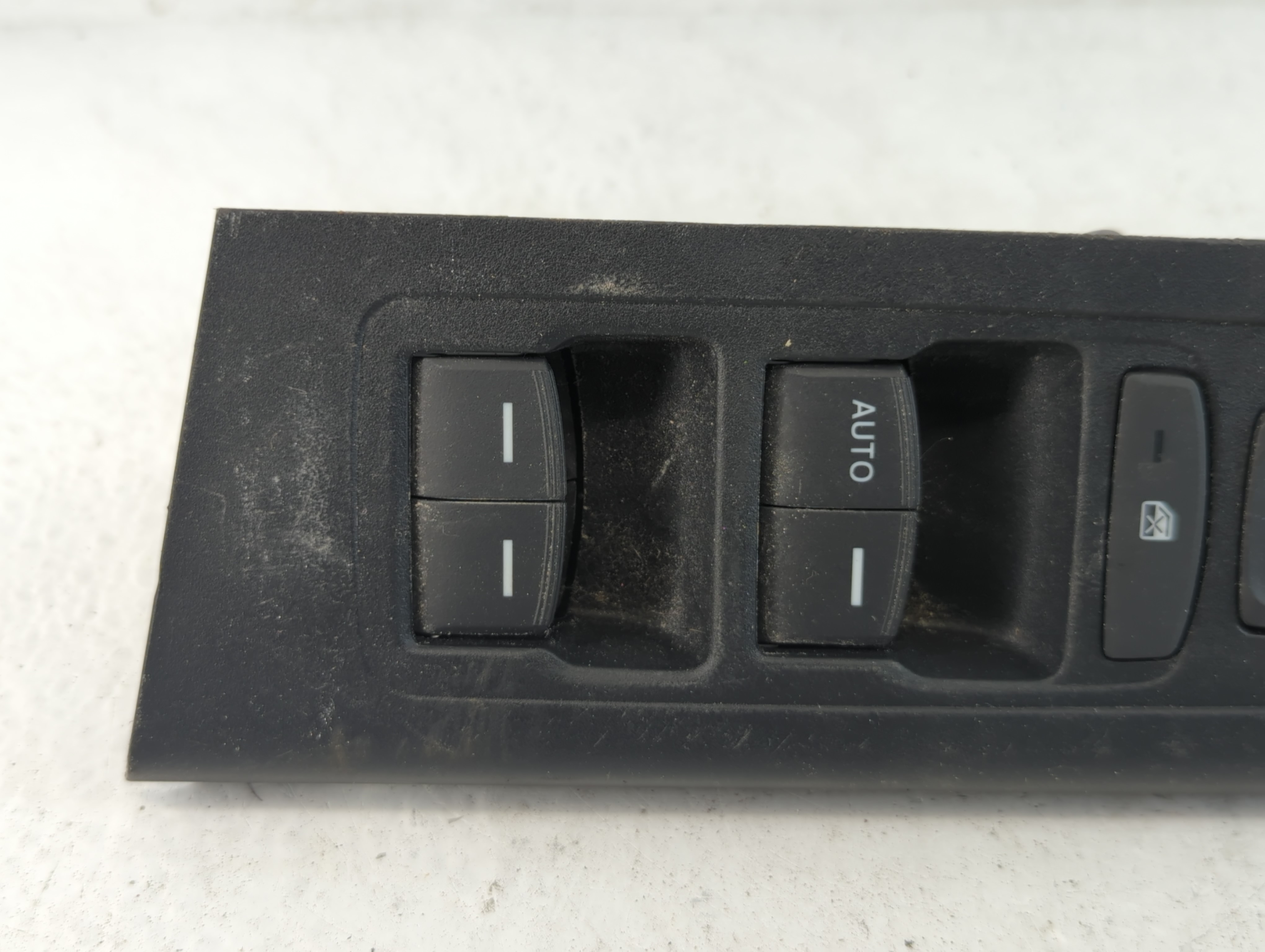 Picture of Dodge Ram 1500 Driver Left Door Master Power Window Switch 1058204