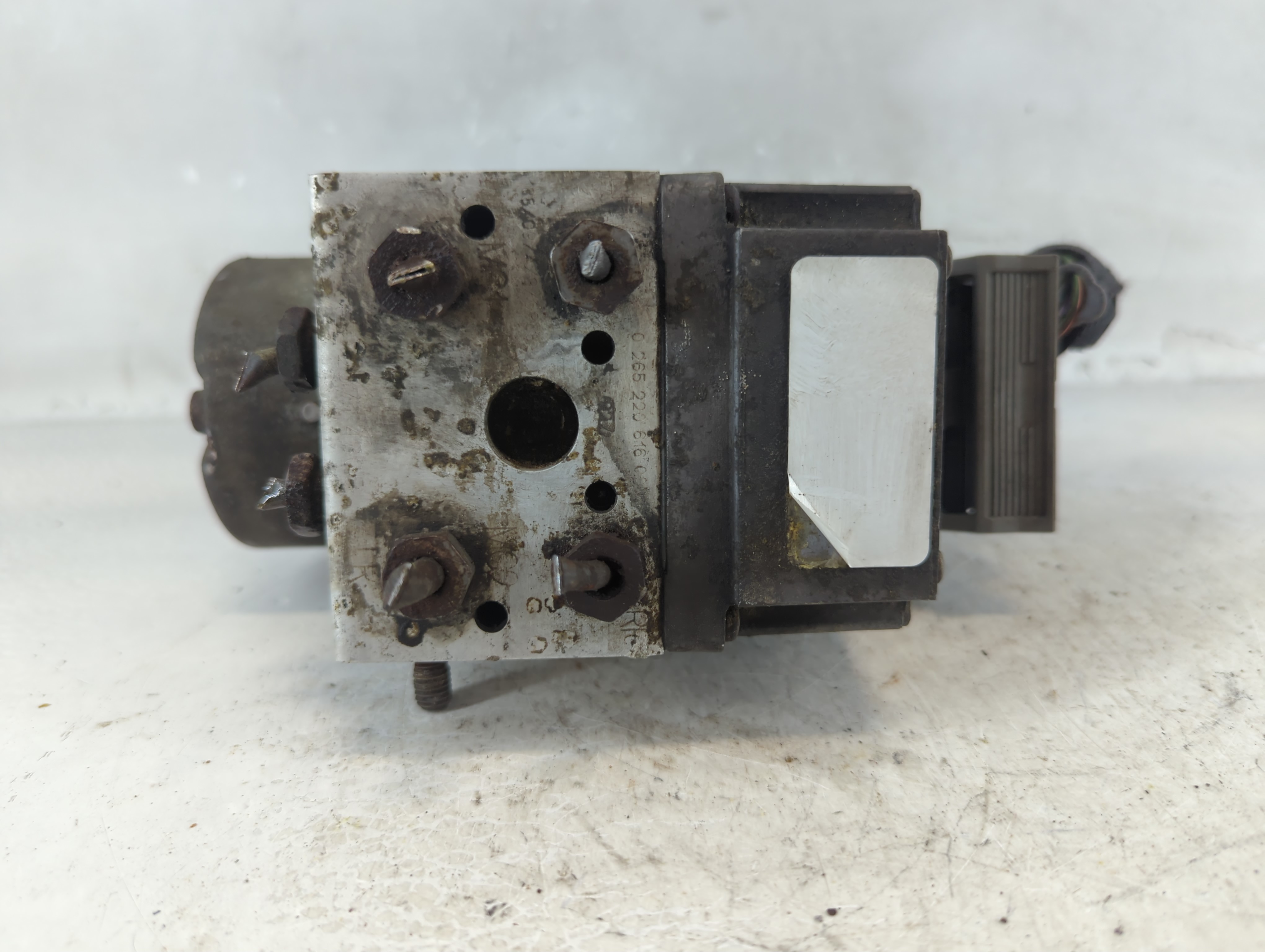 2001-2005 Pontiac Bonneville Abs Pump Control Module 1058558 - Oemusedautoparts1.com