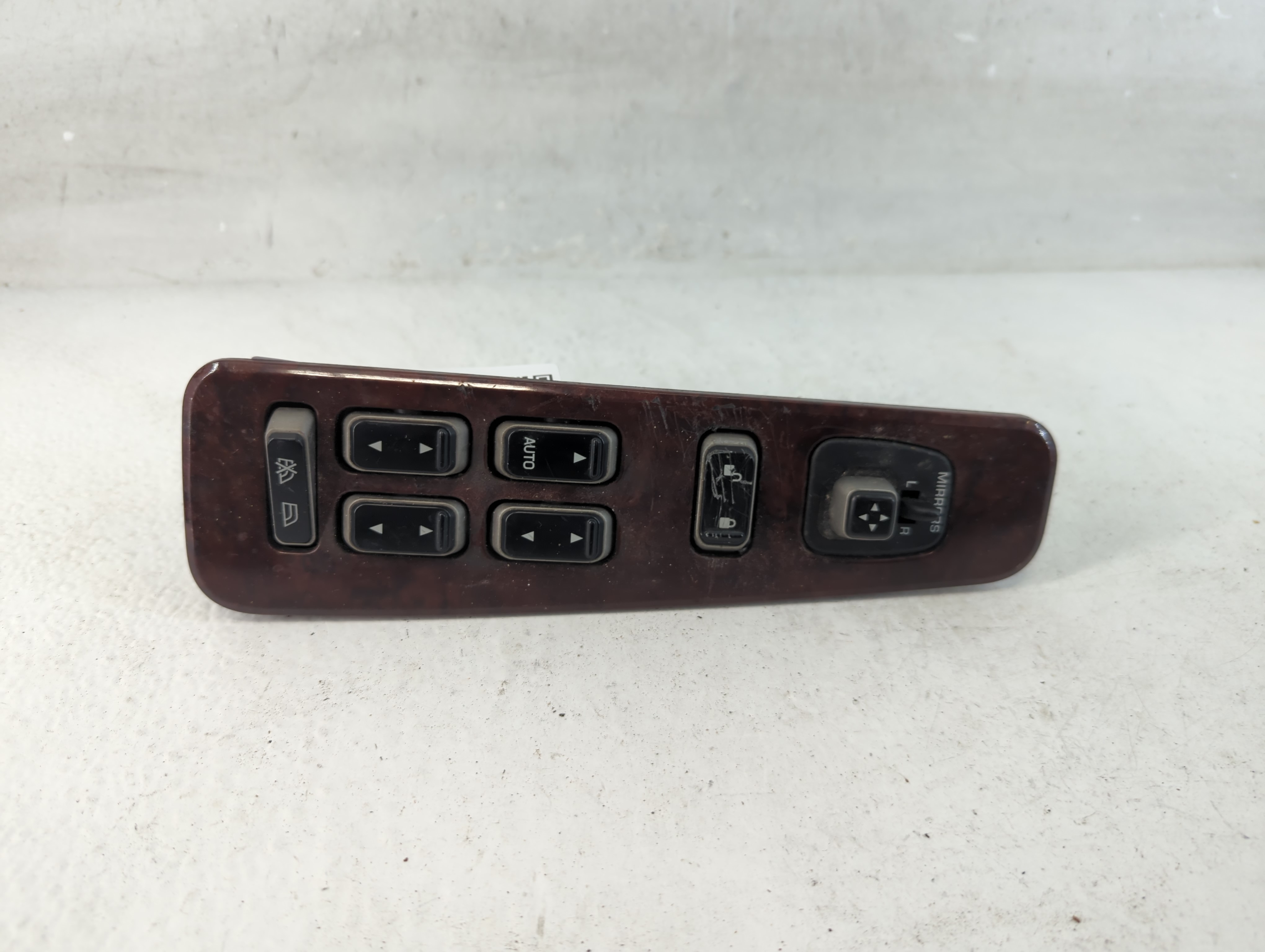 2003-2007 Lincoln Town Car Driver Left Door Master Power Window Switch 1058584 - Oemusedautoparts1.com