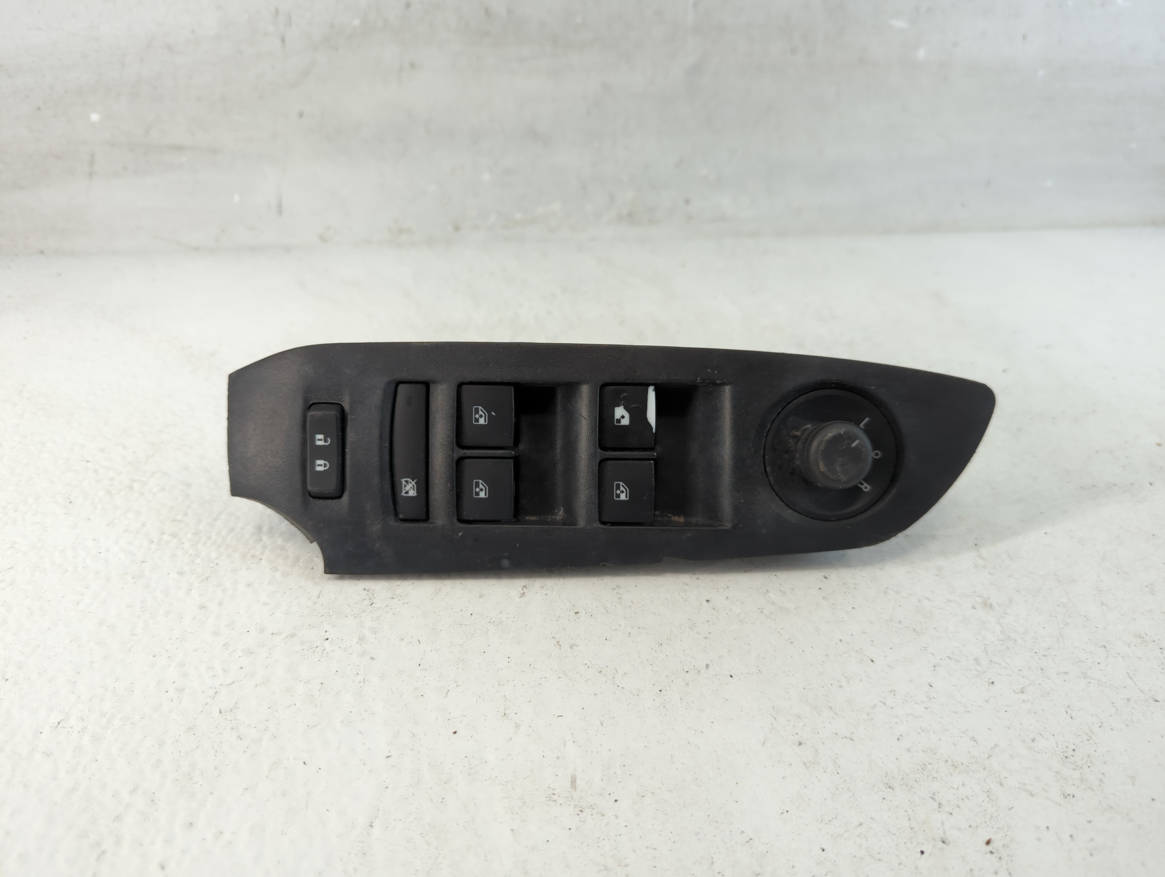 2017-2021 Chevrolet Trax Driver Left Door Master Power Window Switch 1058587 - Oemusedautoparts1.com
