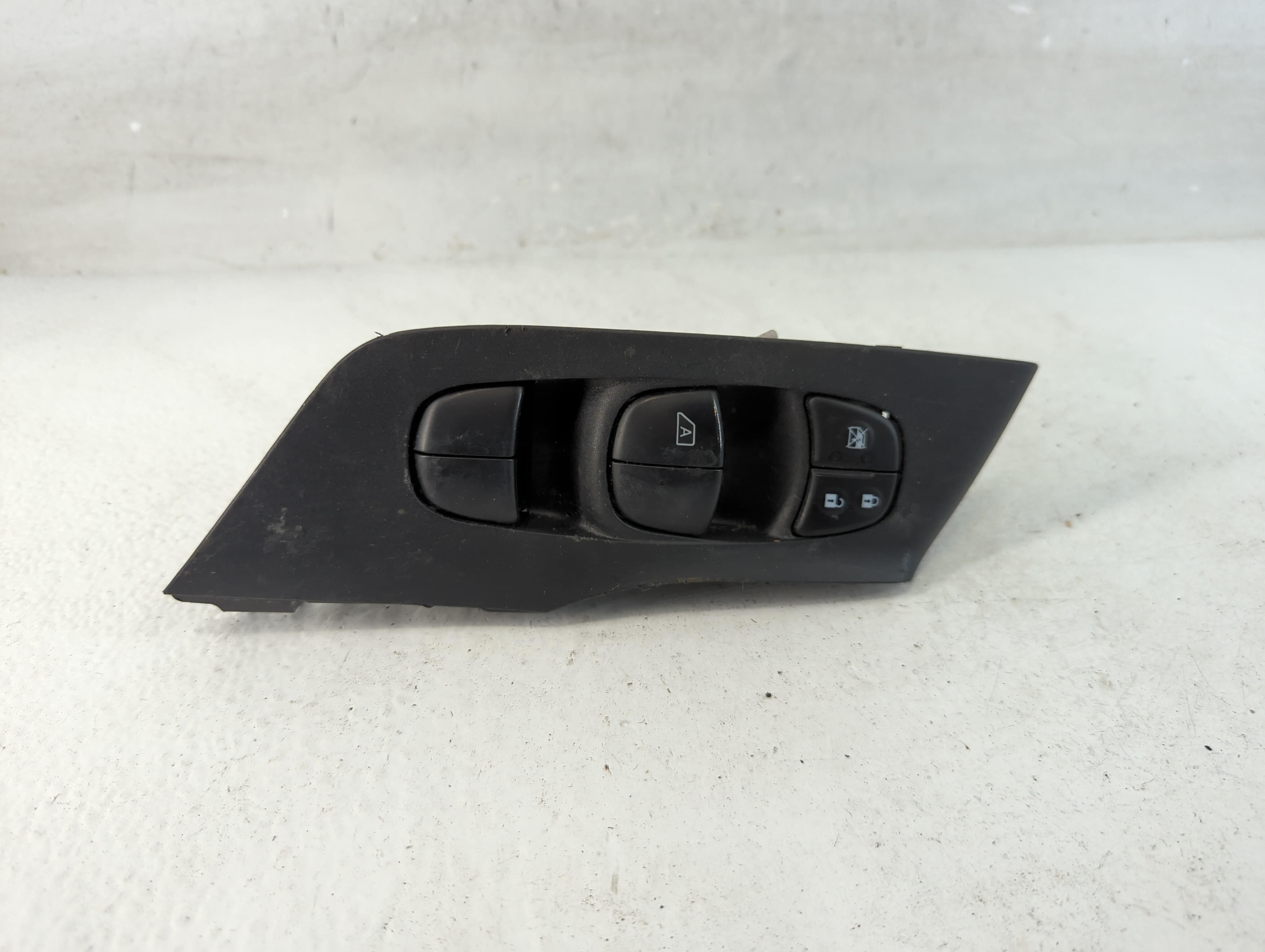 2013-2018 Nissan Altima Driver Left Door Master Power Window Switch 1058590 - Oemusedautoparts1.com