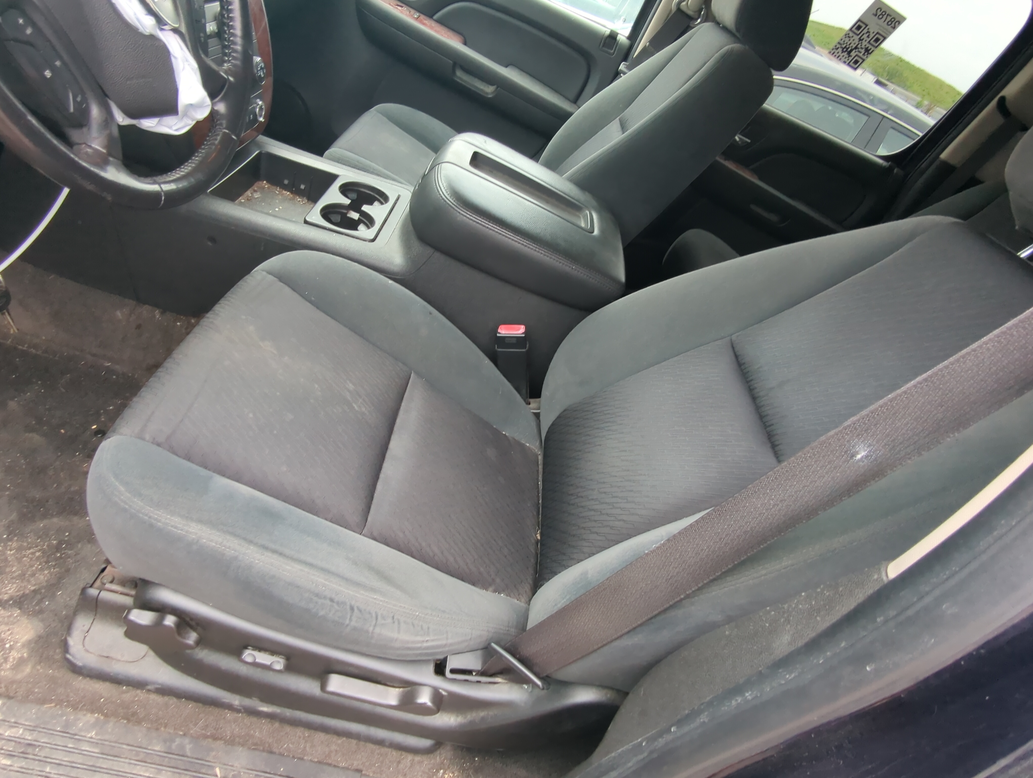 Picture of Chevrolet Suburban Driver Front Seat Oem 1058629