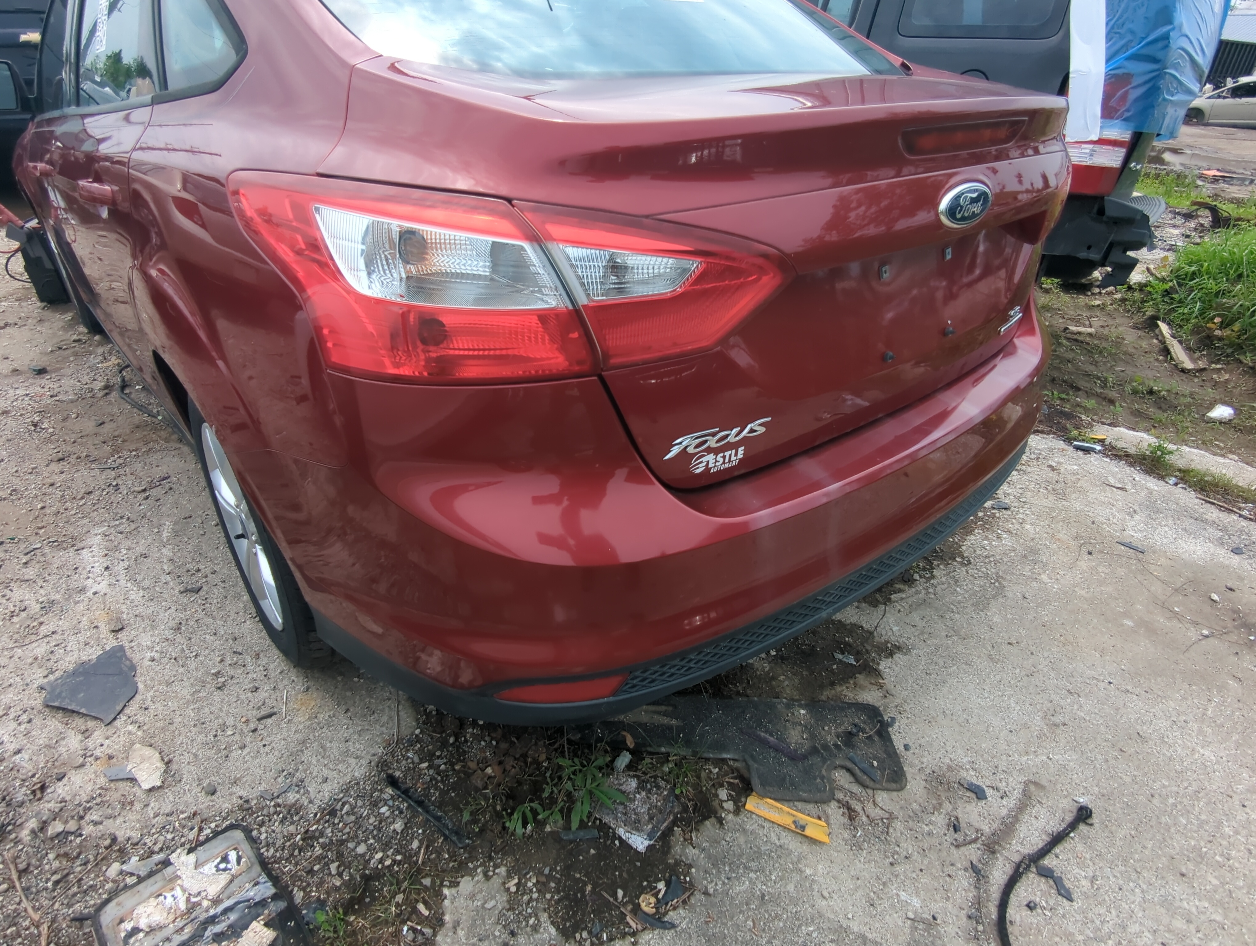2012-2014 Ford Focus Rear Bumper Assembly Oem 1058865 - Oemusedautoparts1.com
