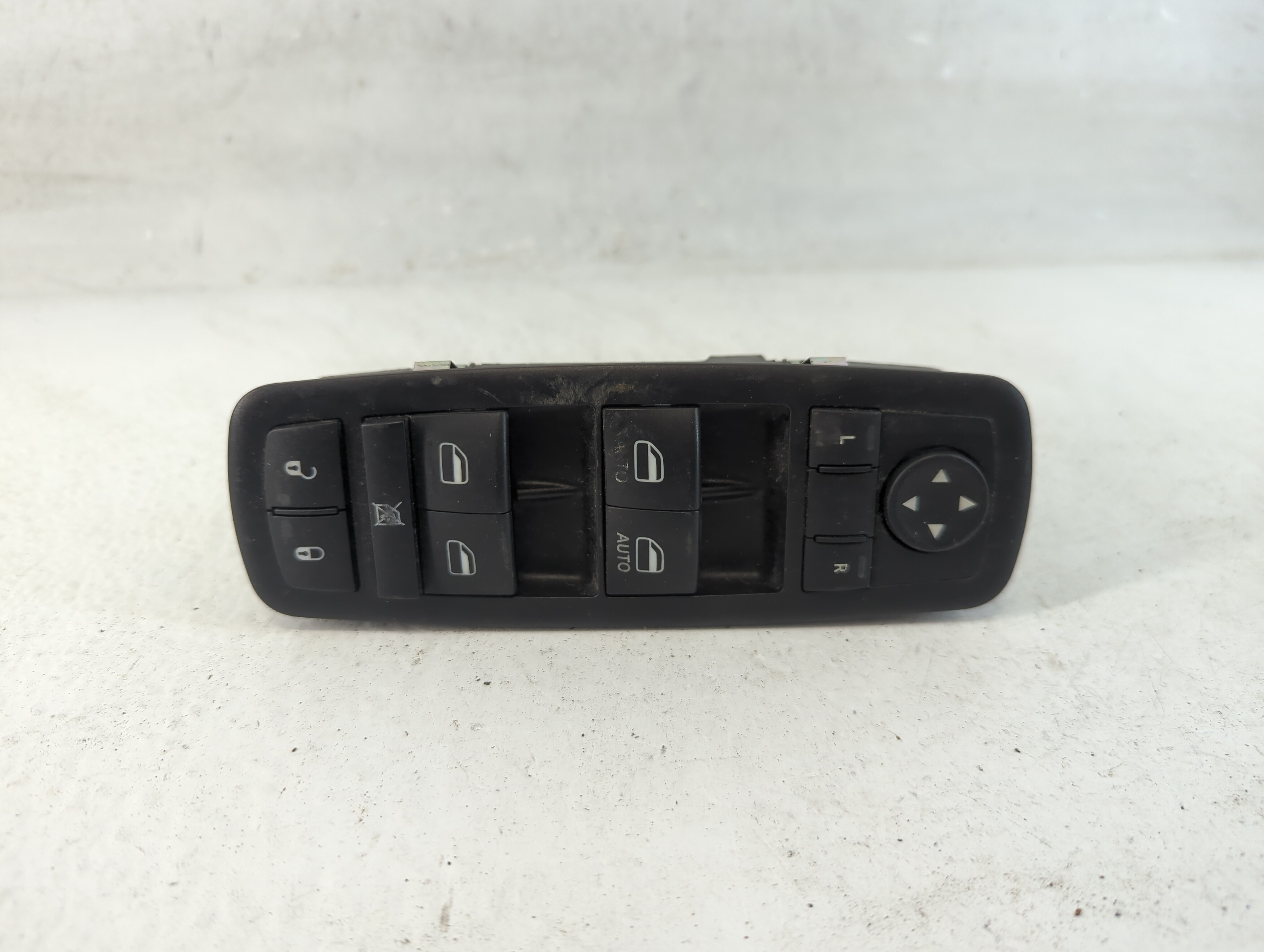 2008 Chrysler Town & Country Driver Left Door Master Power Window Switch 1058920 - Oemusedautoparts1.com