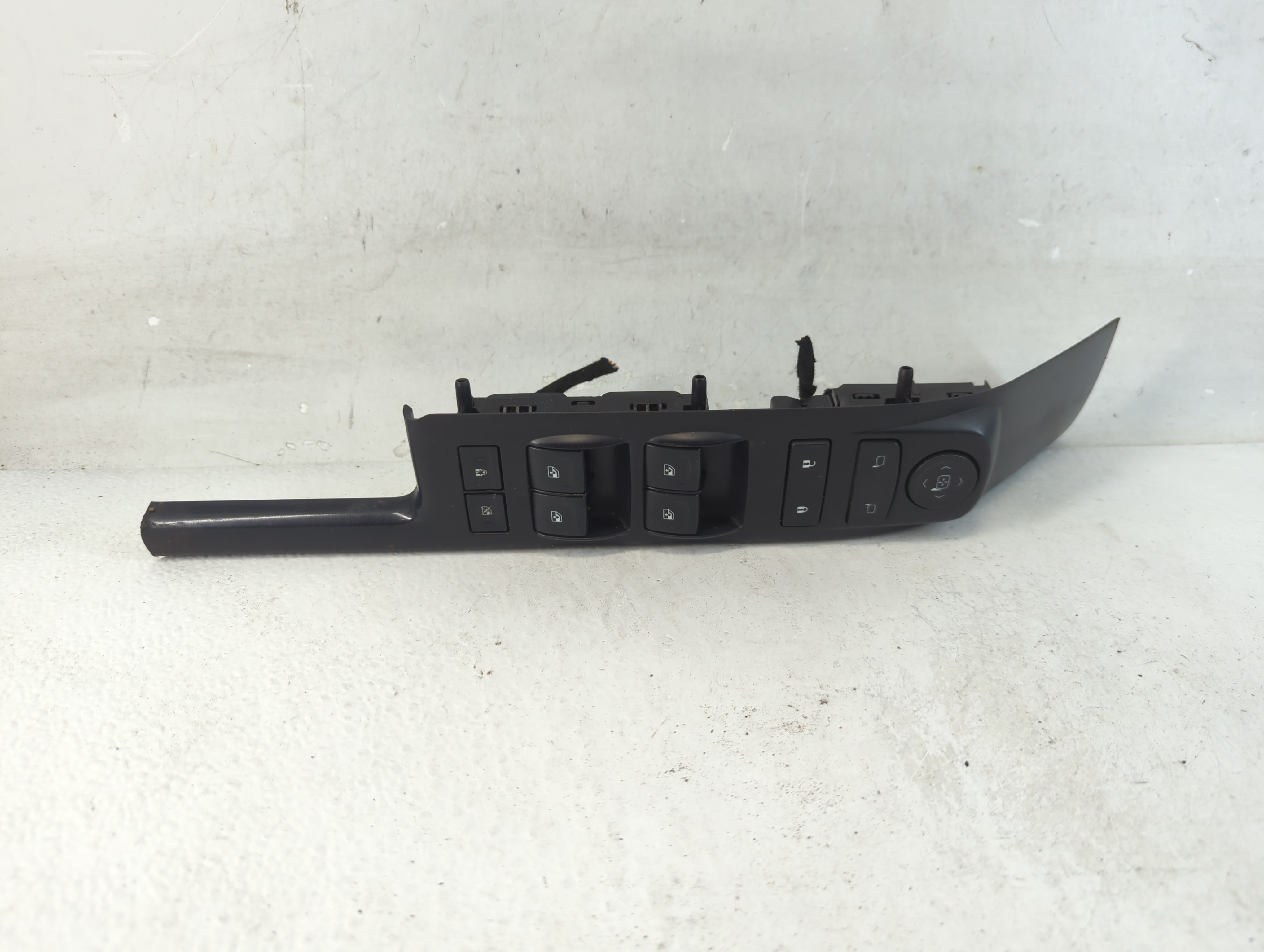 2014-2019 Gmc Sierra 1500 Driver Left Door Master Power Window Switch 1058924 - Oemusedautoparts1.com