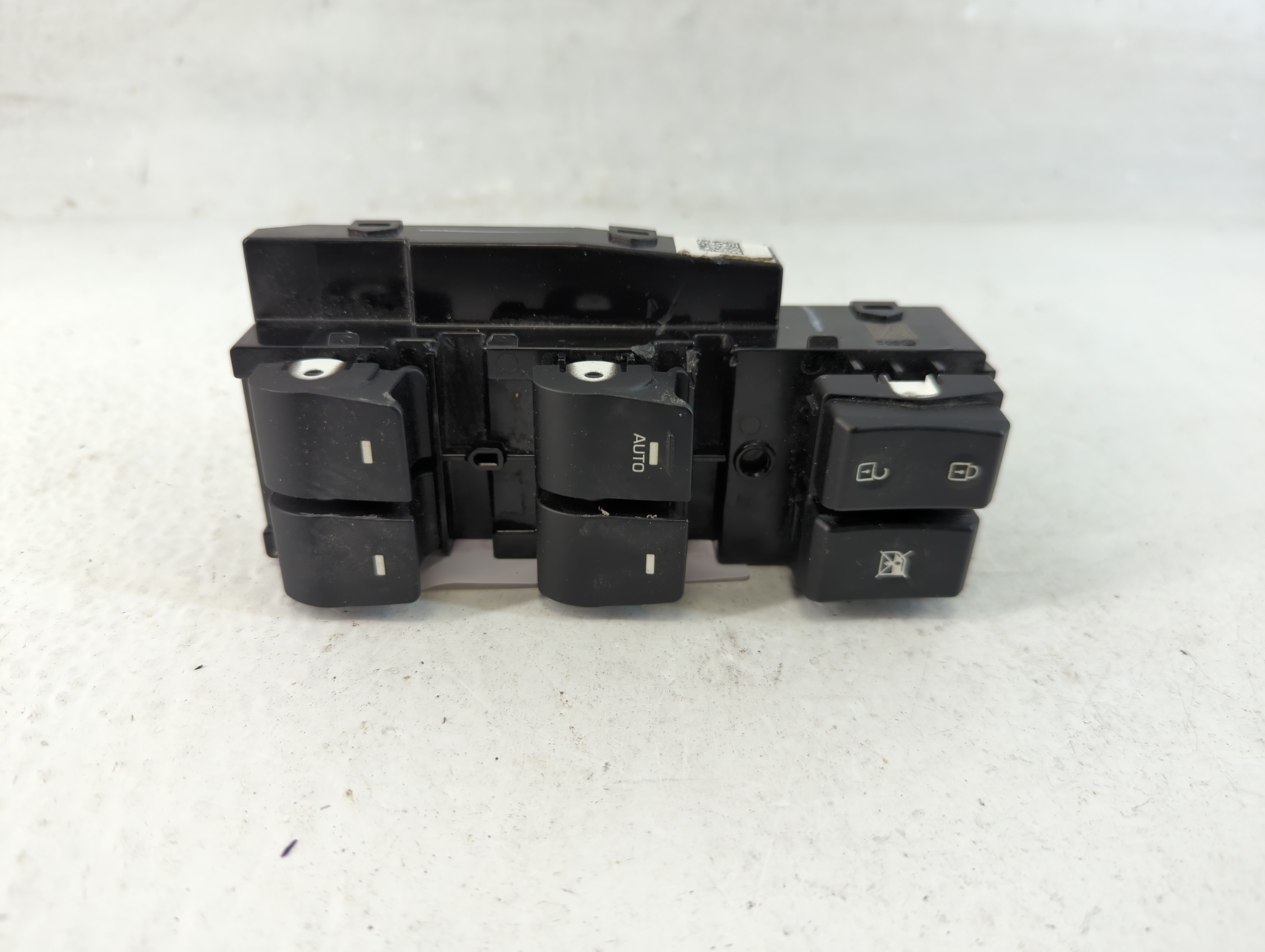 2017-2020 Hyundai Elantra Driver Left Door Master Power Window Switch 1059080 - Oemusedautoparts1.com
